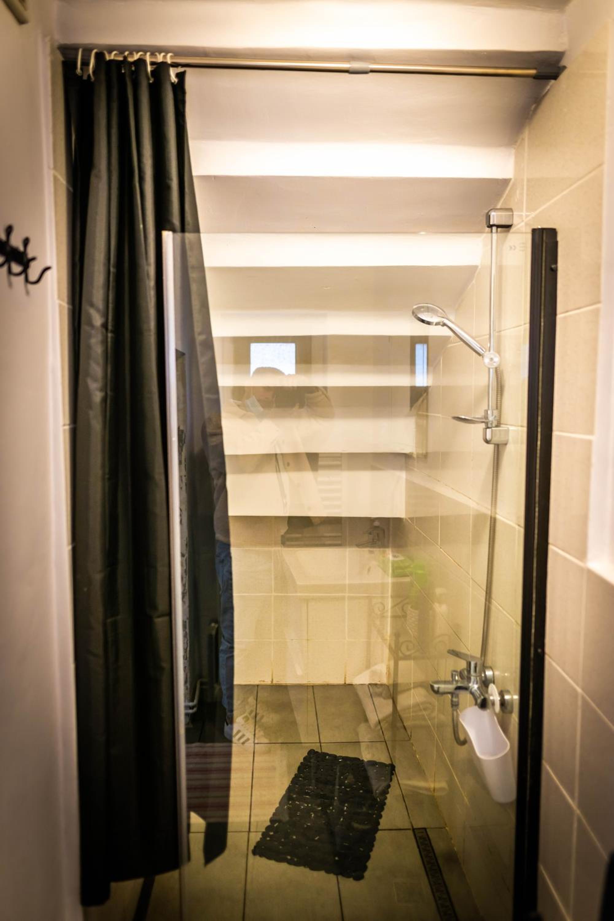Studio Apartment - Photo 5