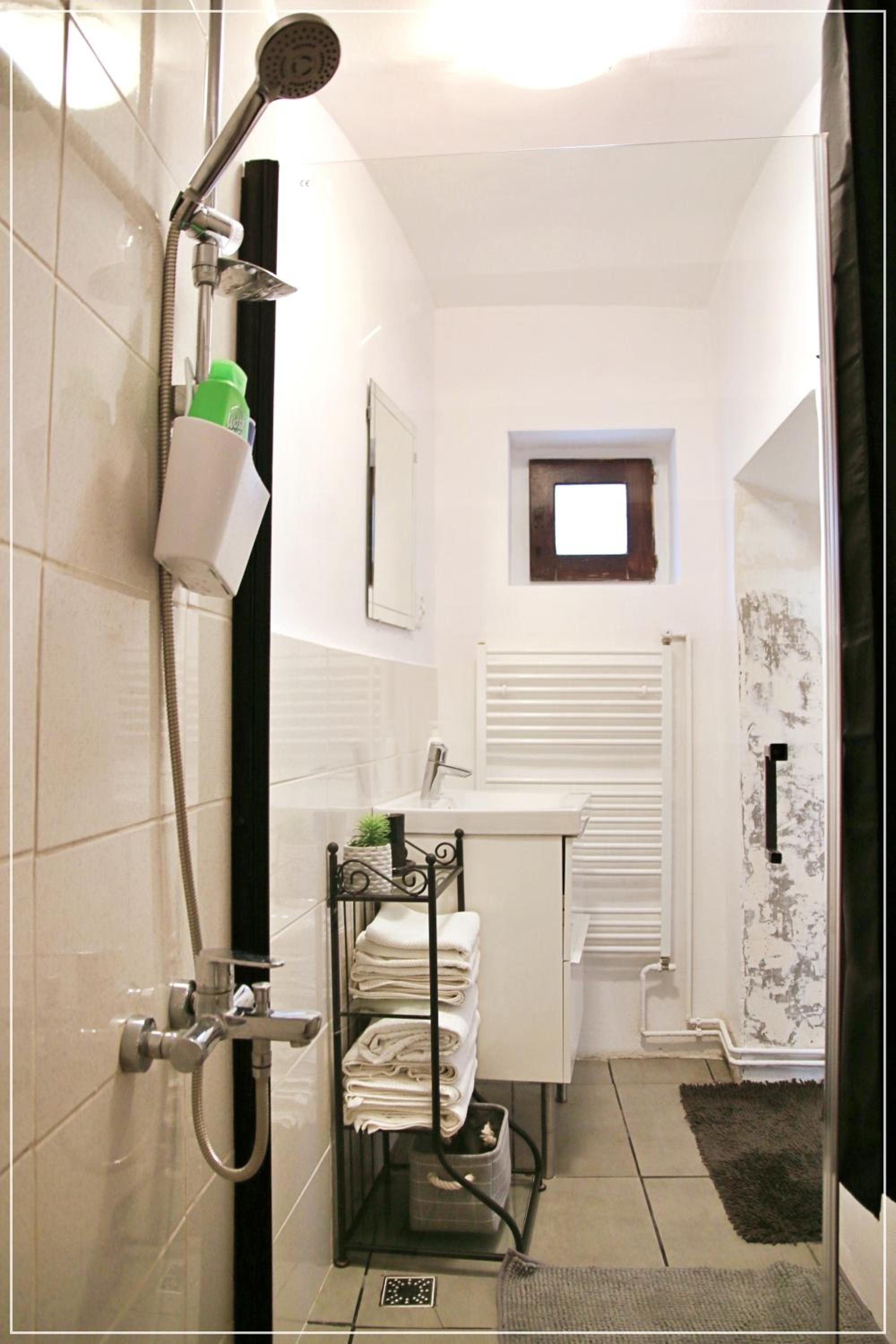 Studio Apartment - Photo 11
