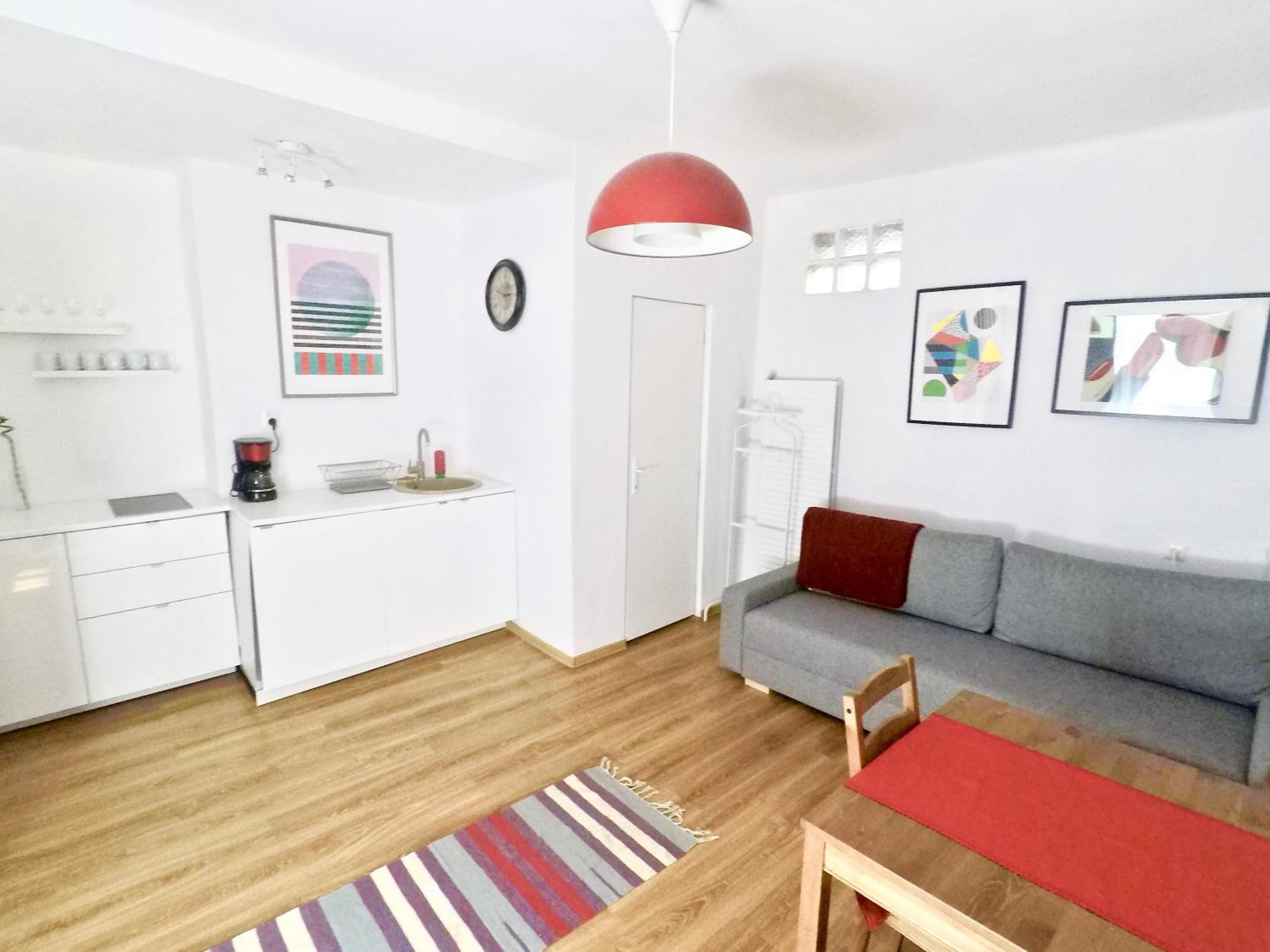 Studio Apartment - Photo 42