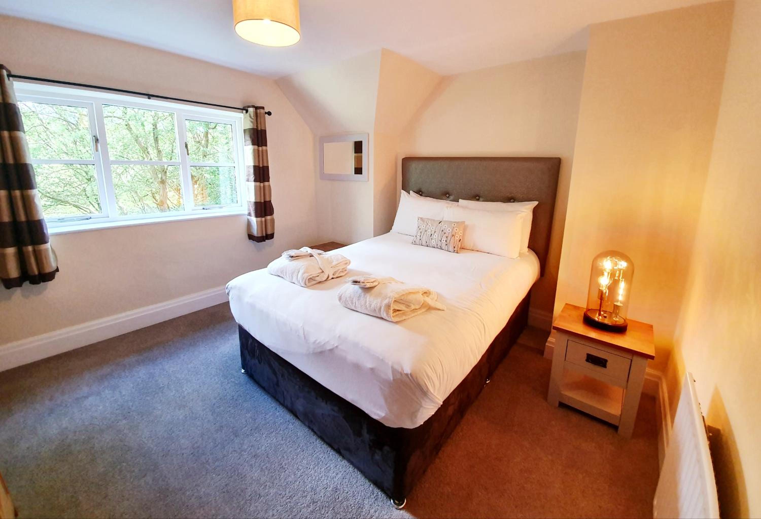 Woodland 3 bed Chalet with hot tub - Photo 6
