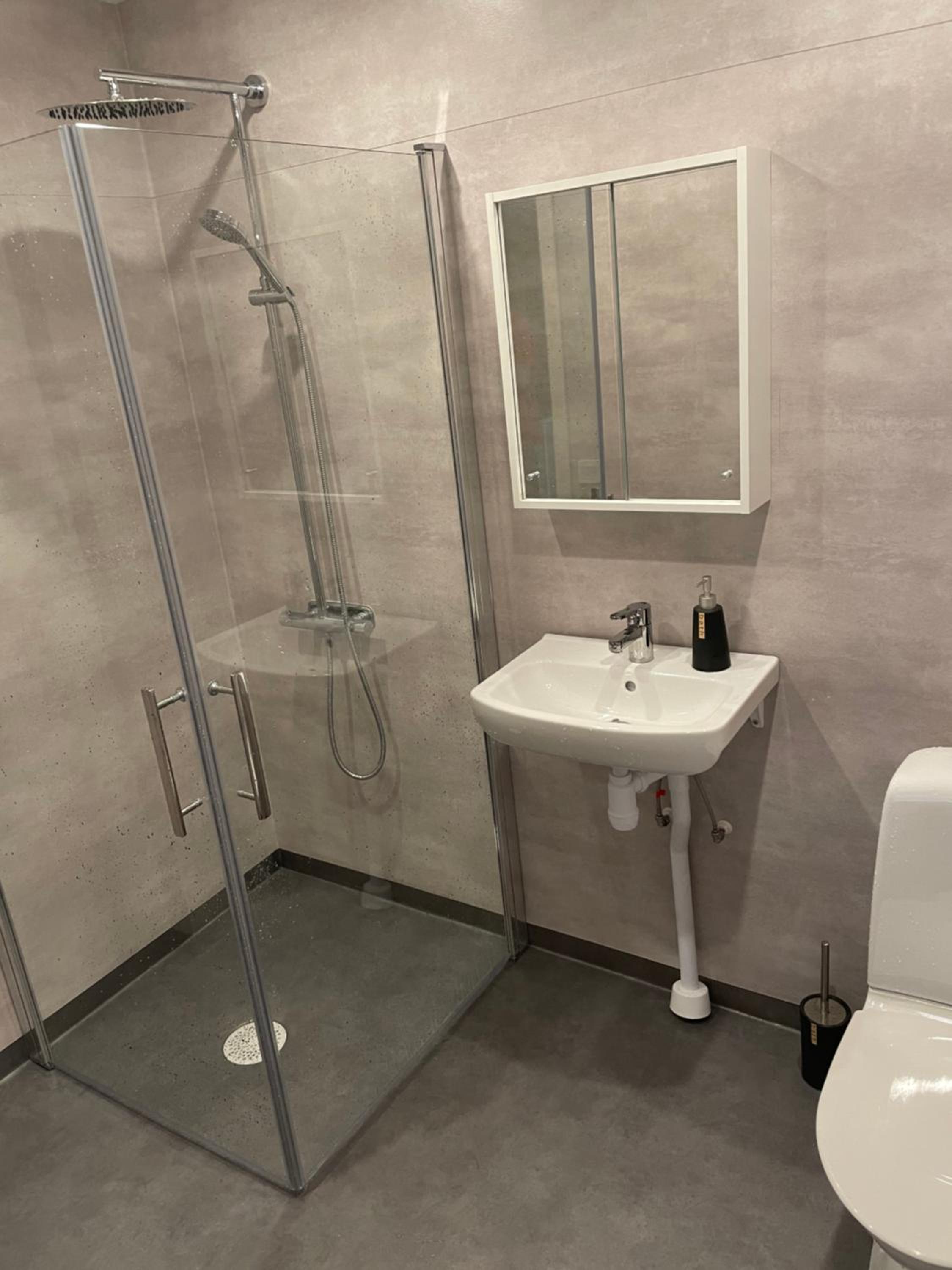 Twin Room with Private External Bathroom - Photo 3