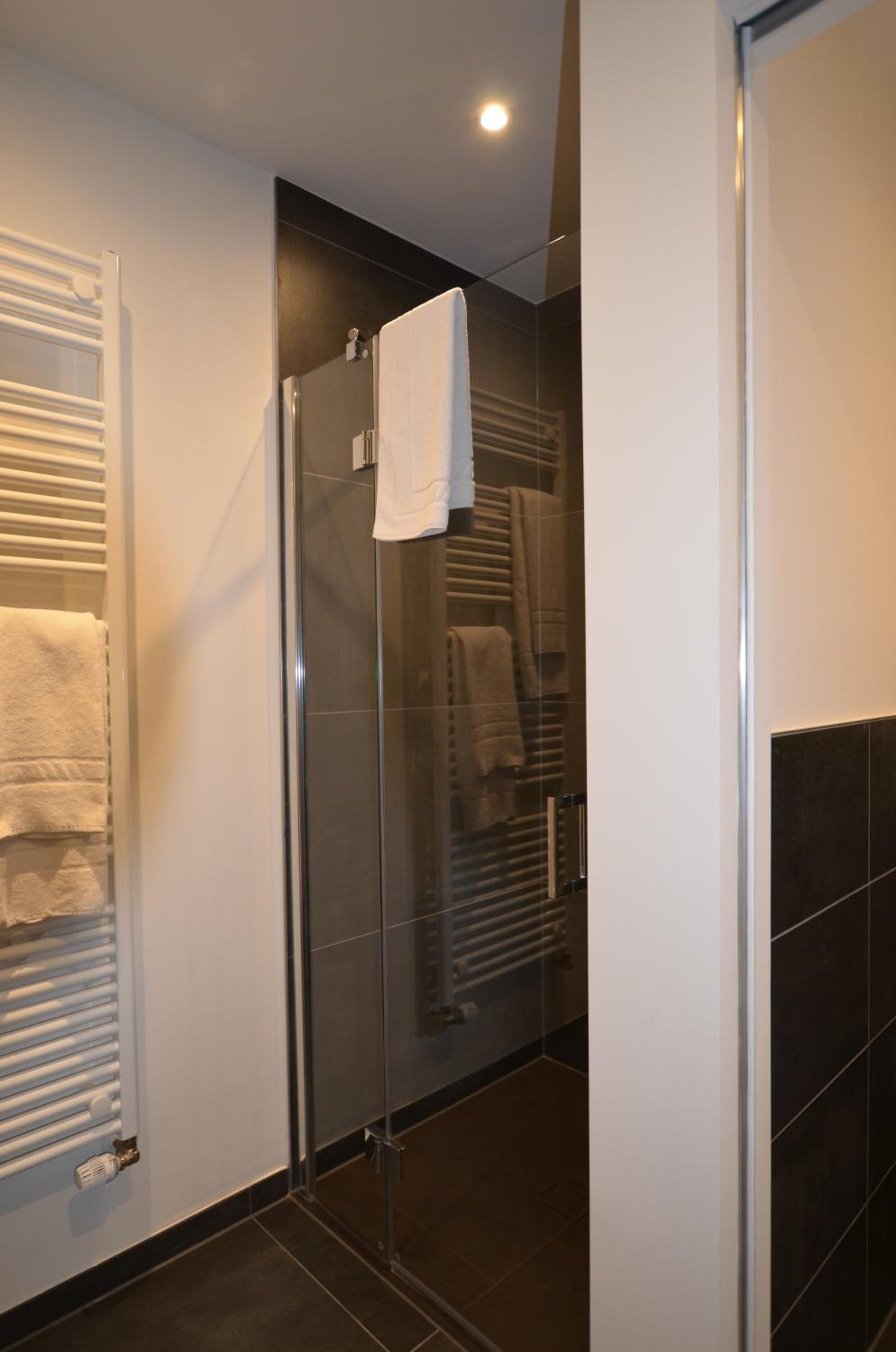 Deluxe Double Room with Balcony photo 3