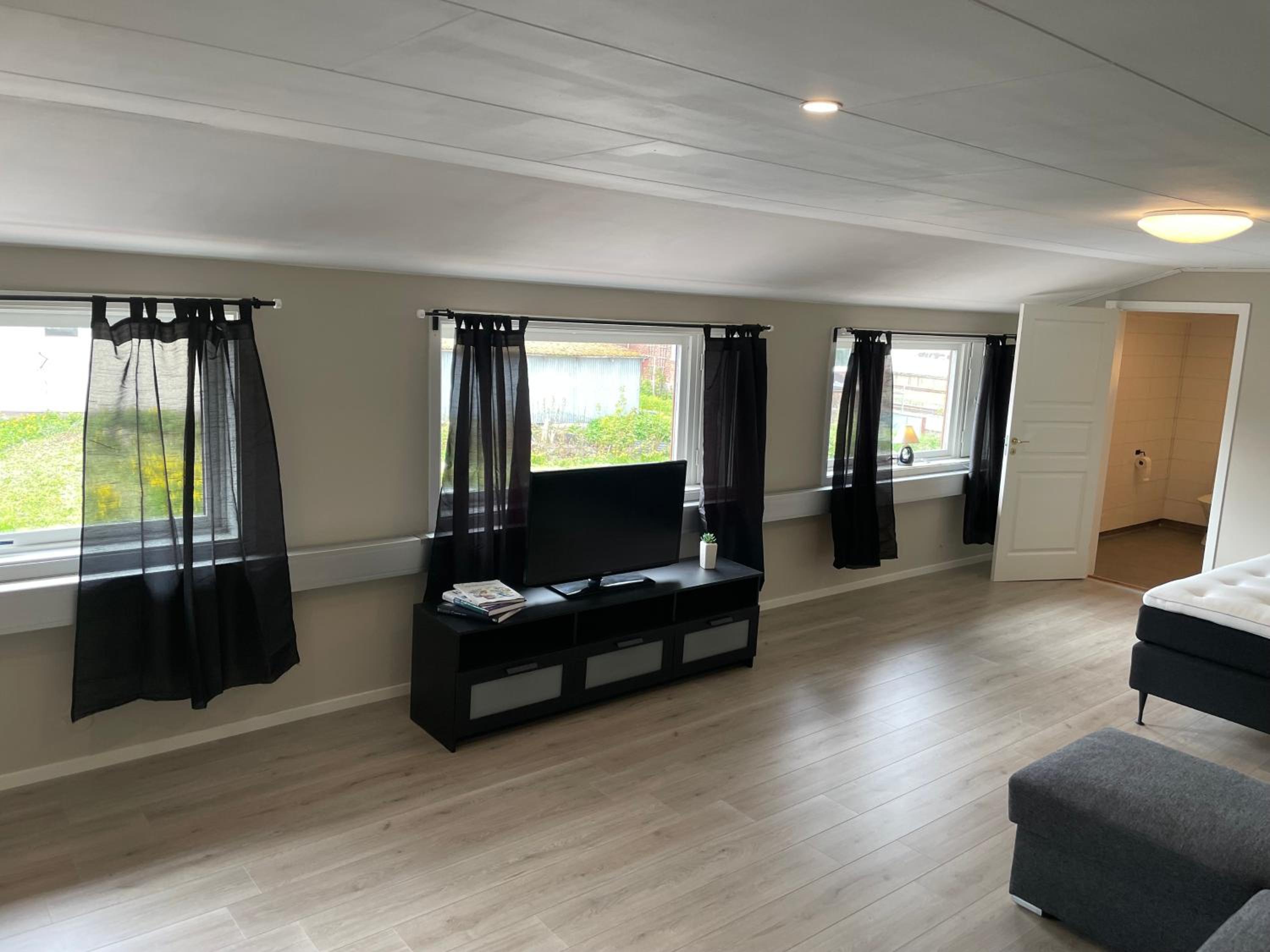 Standard Twin Room with Sofa photo 2