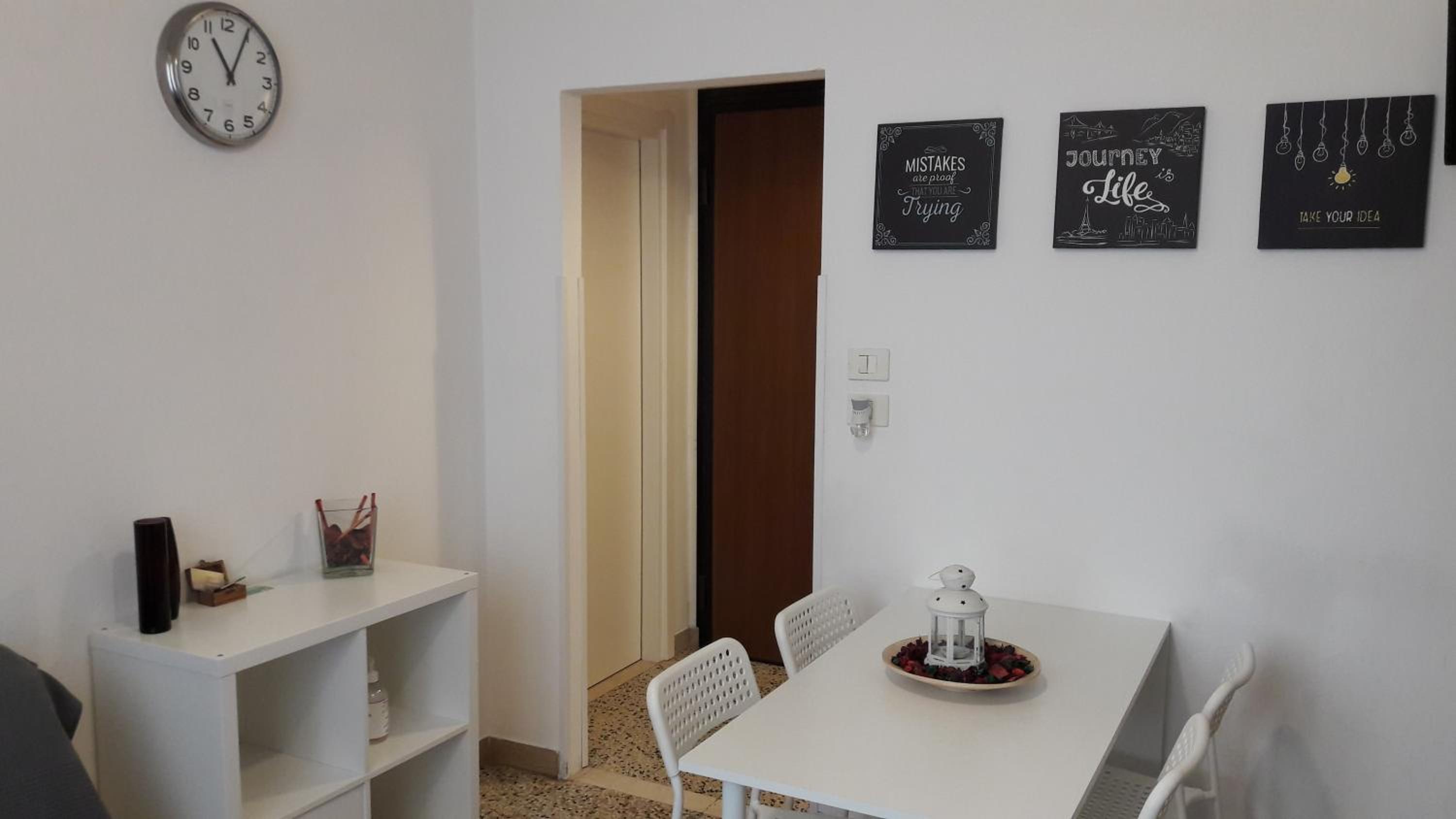 Apartment - Photo 2