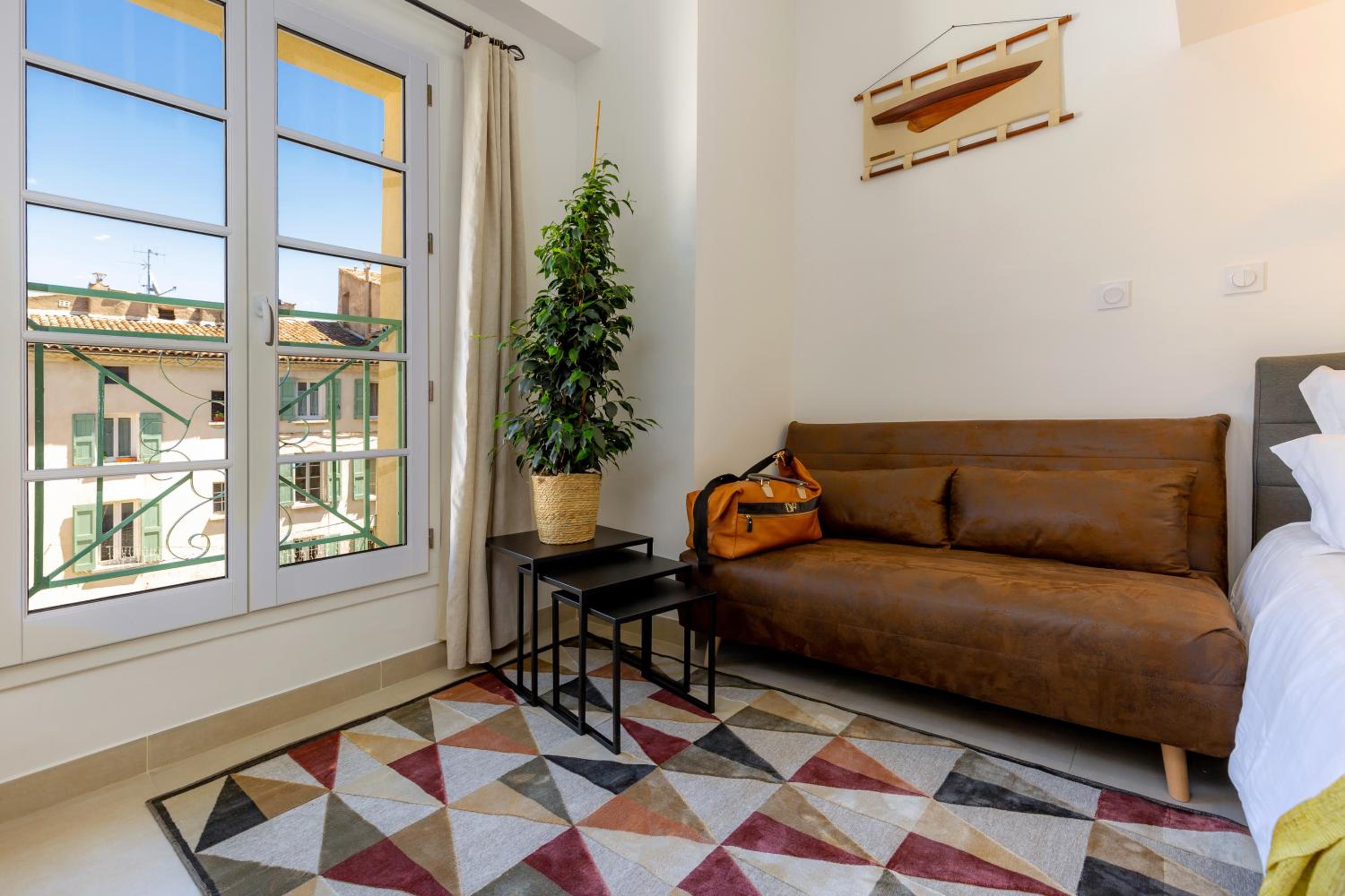 Apartment photo 2