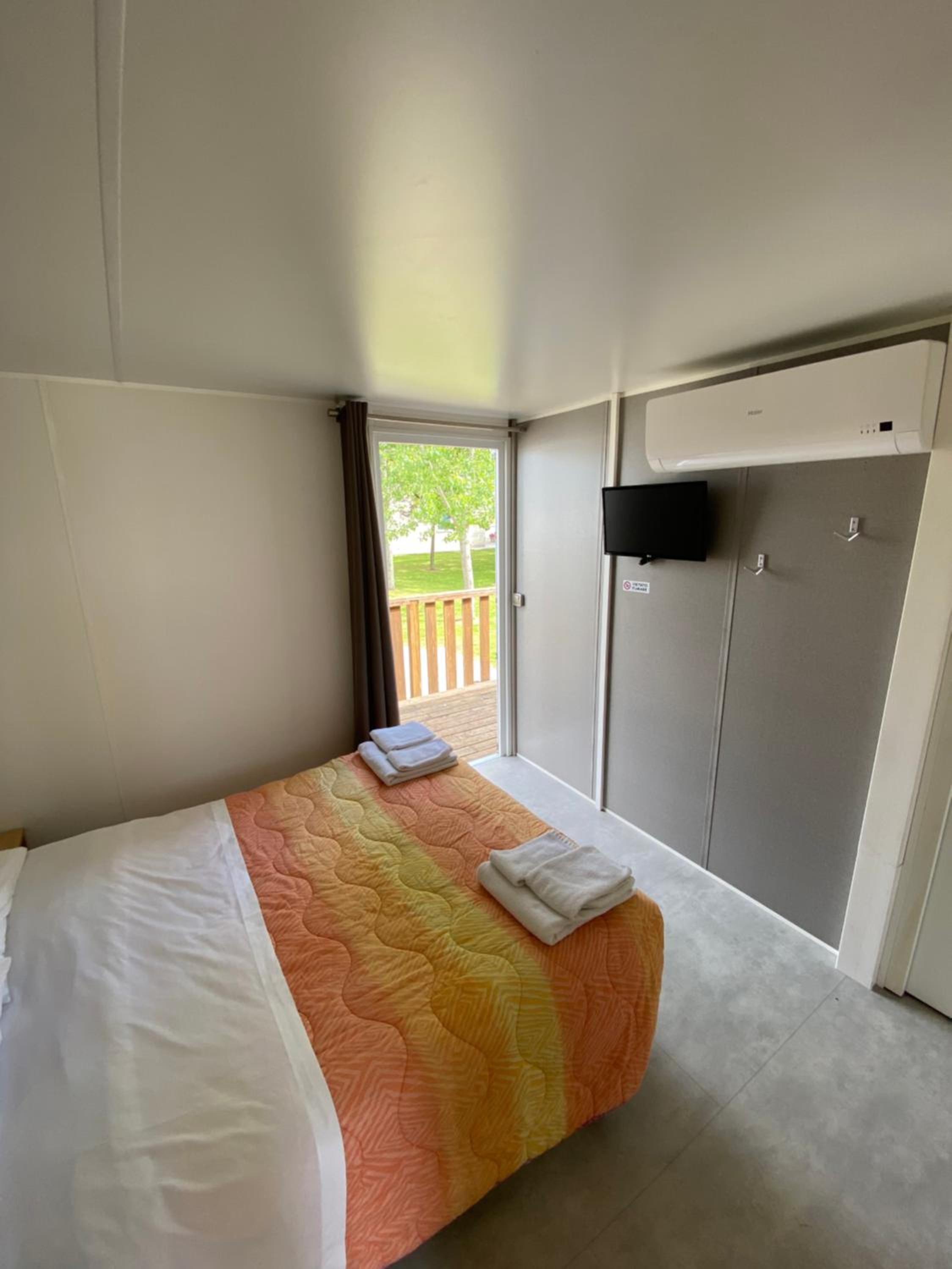 Mobile Home photo 2