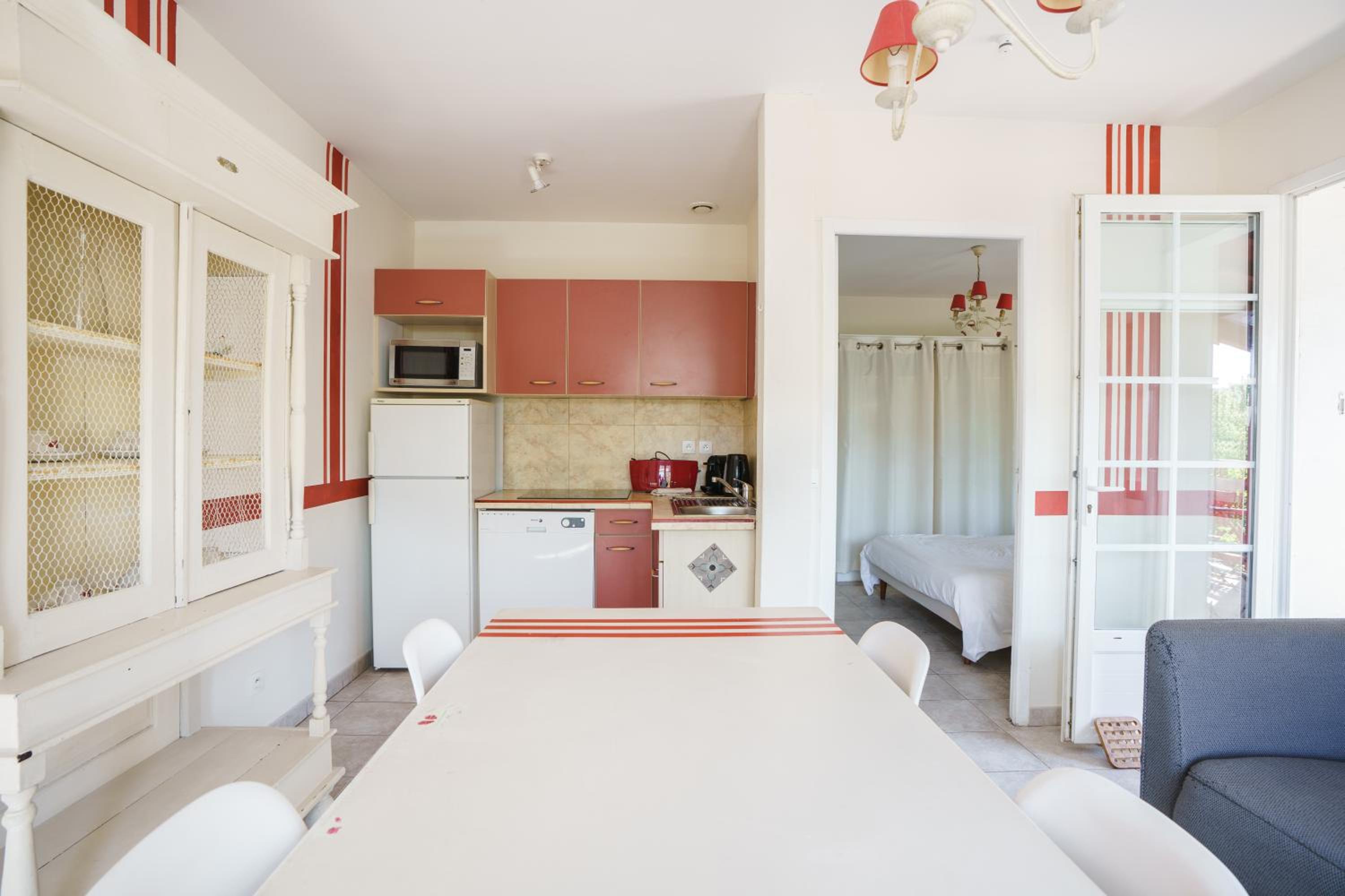One-Bedroom Apartment (2-4 people) - Photo 29