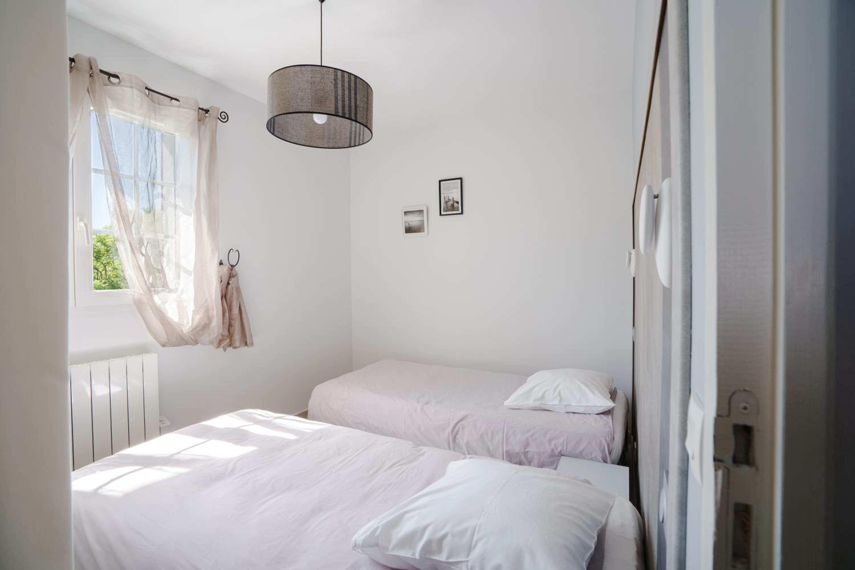 Two-Bedroom House (4-6 People) - Photo 18