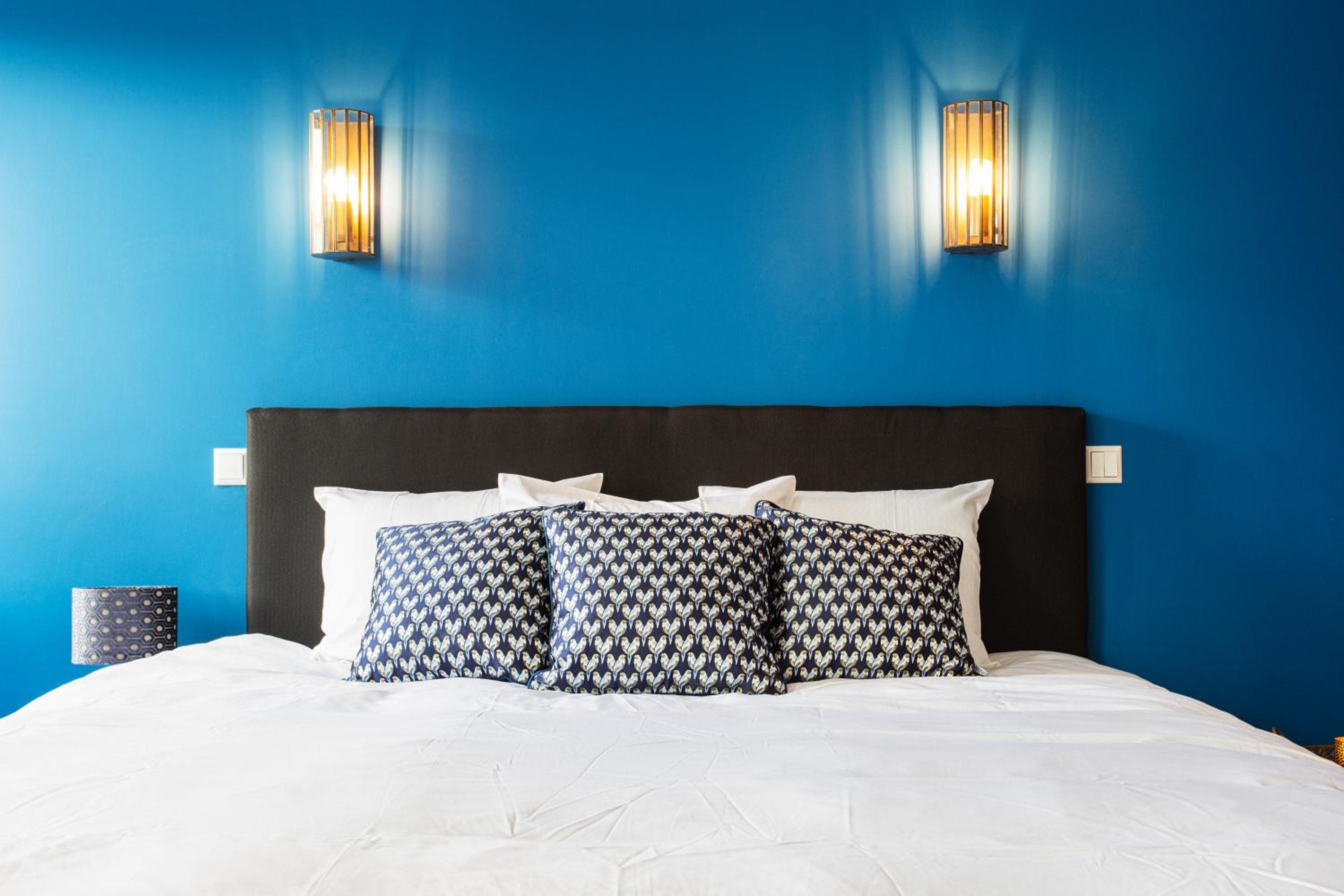 Deluxe King Suite - Photo 1