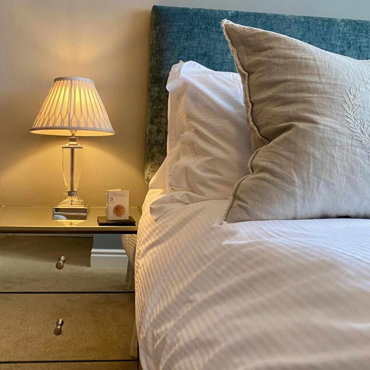 Small Double Room - Ground Floor- Pets not allowed  photo 3