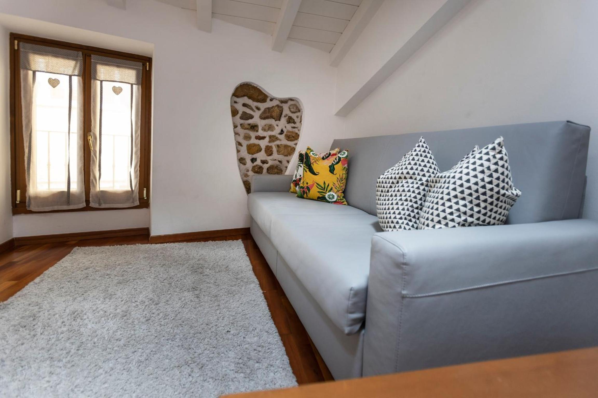 Maisonette photo 1