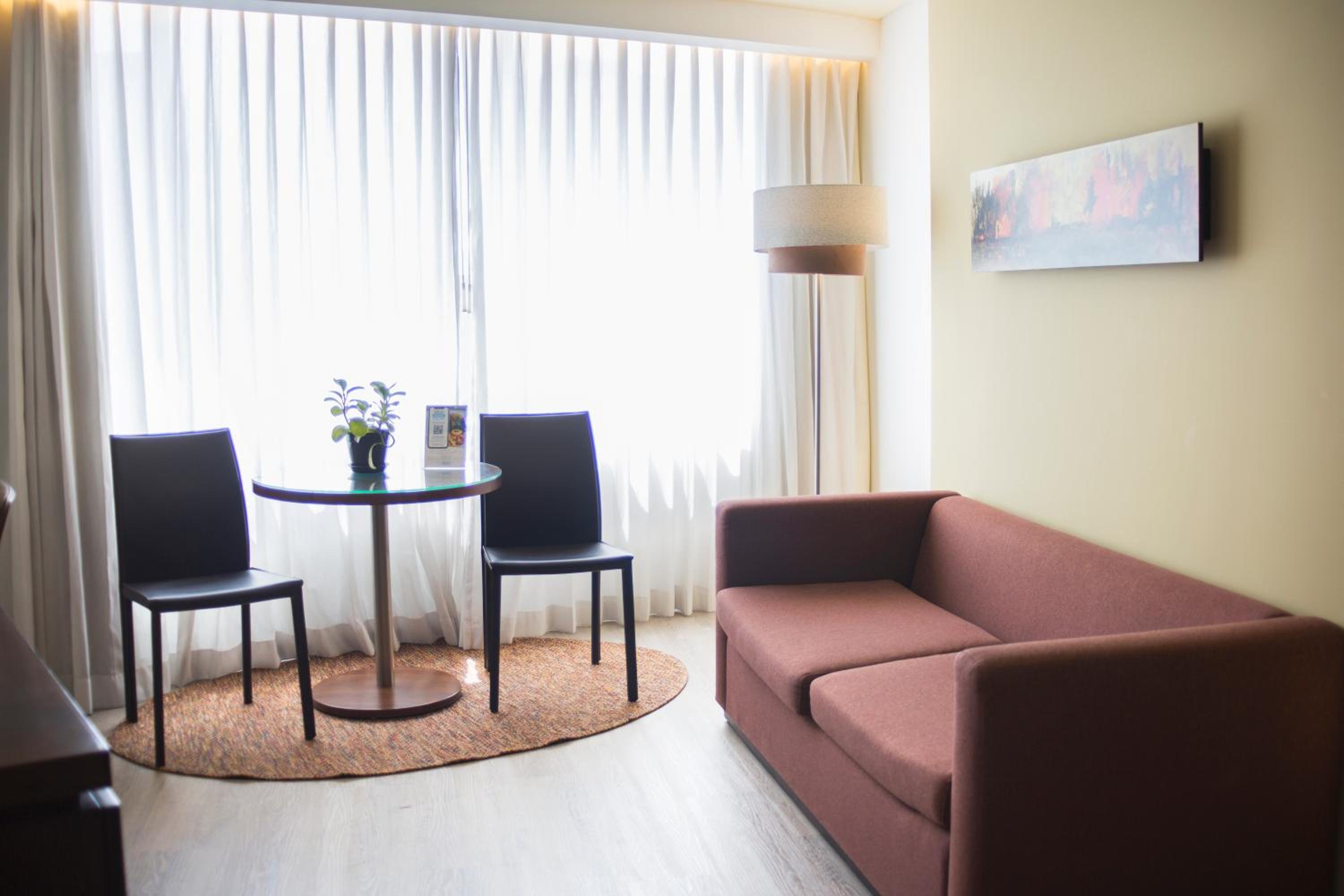Deluxe Junior Suite - Photo 4