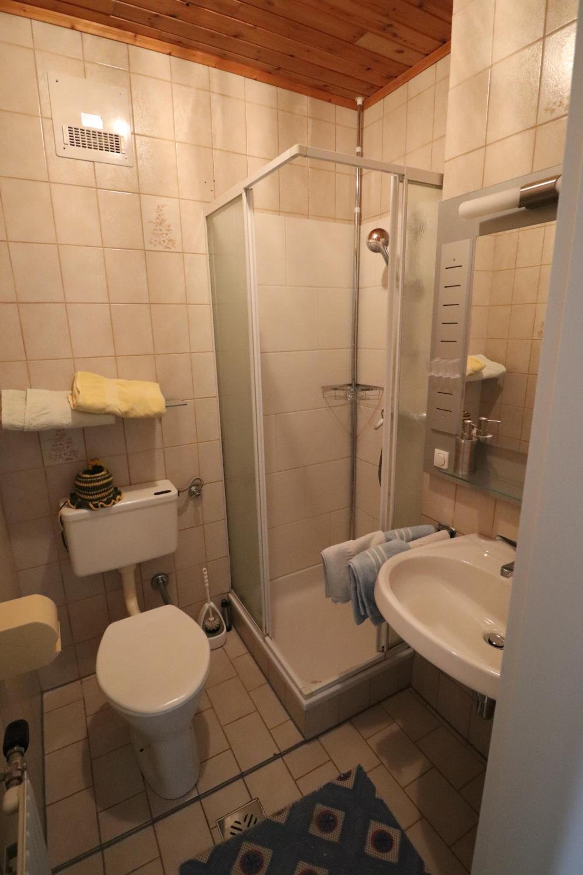Double Room - Photo 6