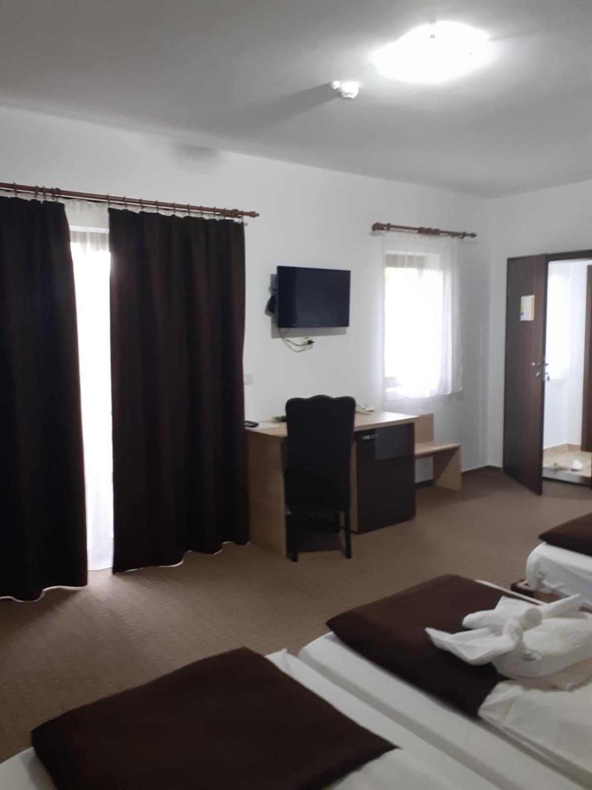 Triple Room with Terrace photo 3