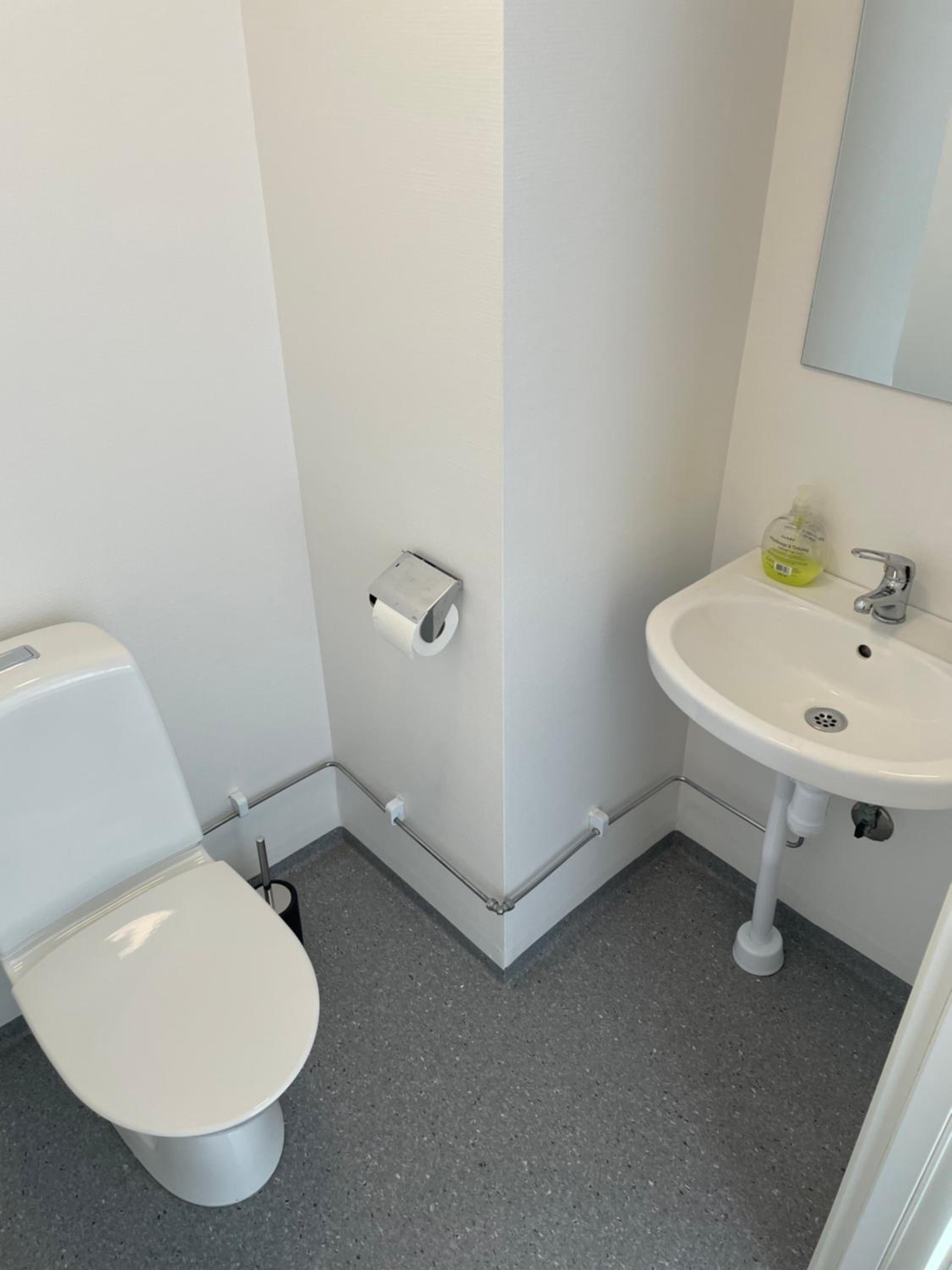 Standard Twin Room with Sofa - Photo 2