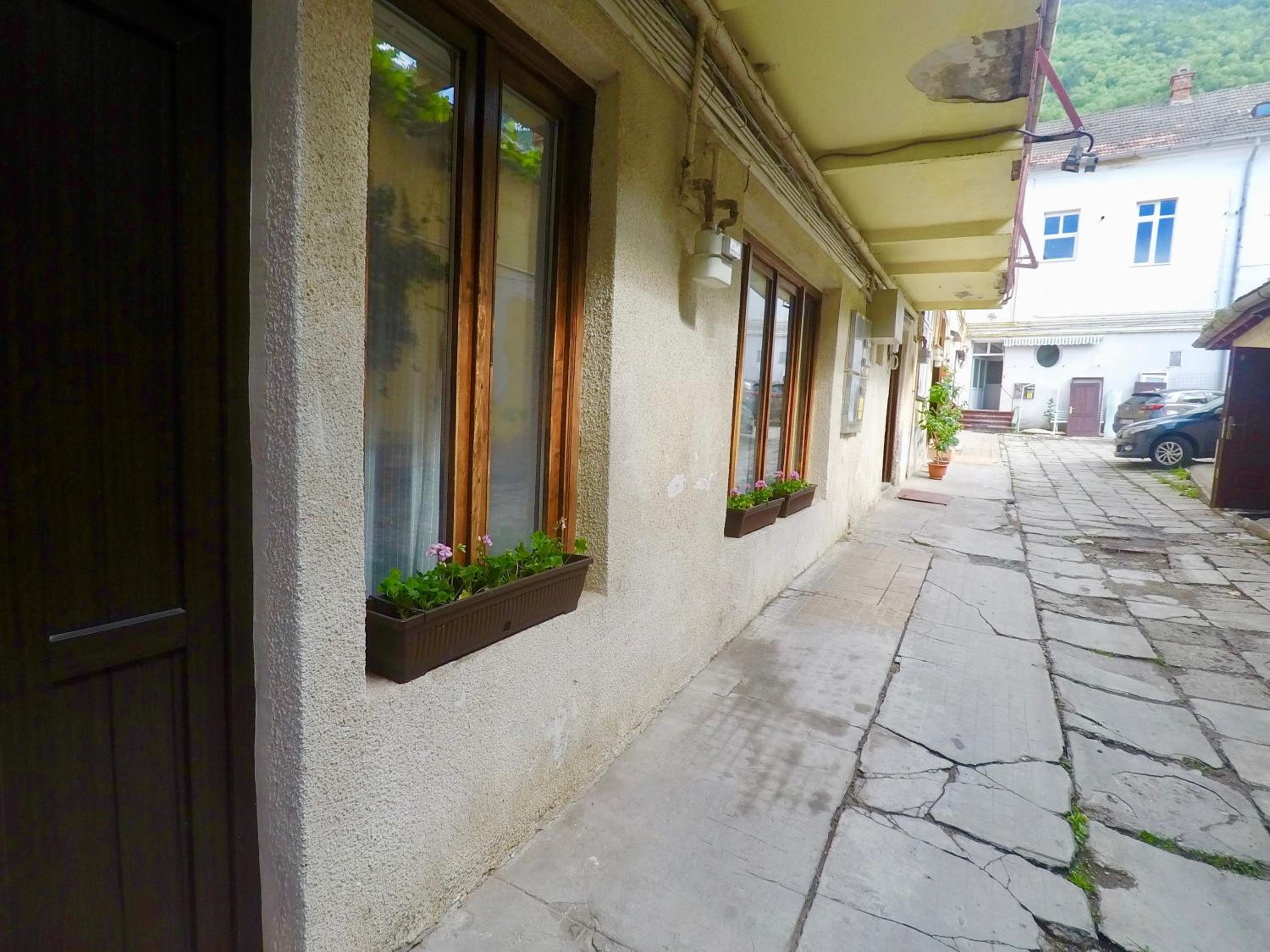 Studio Apartment - Photo 46