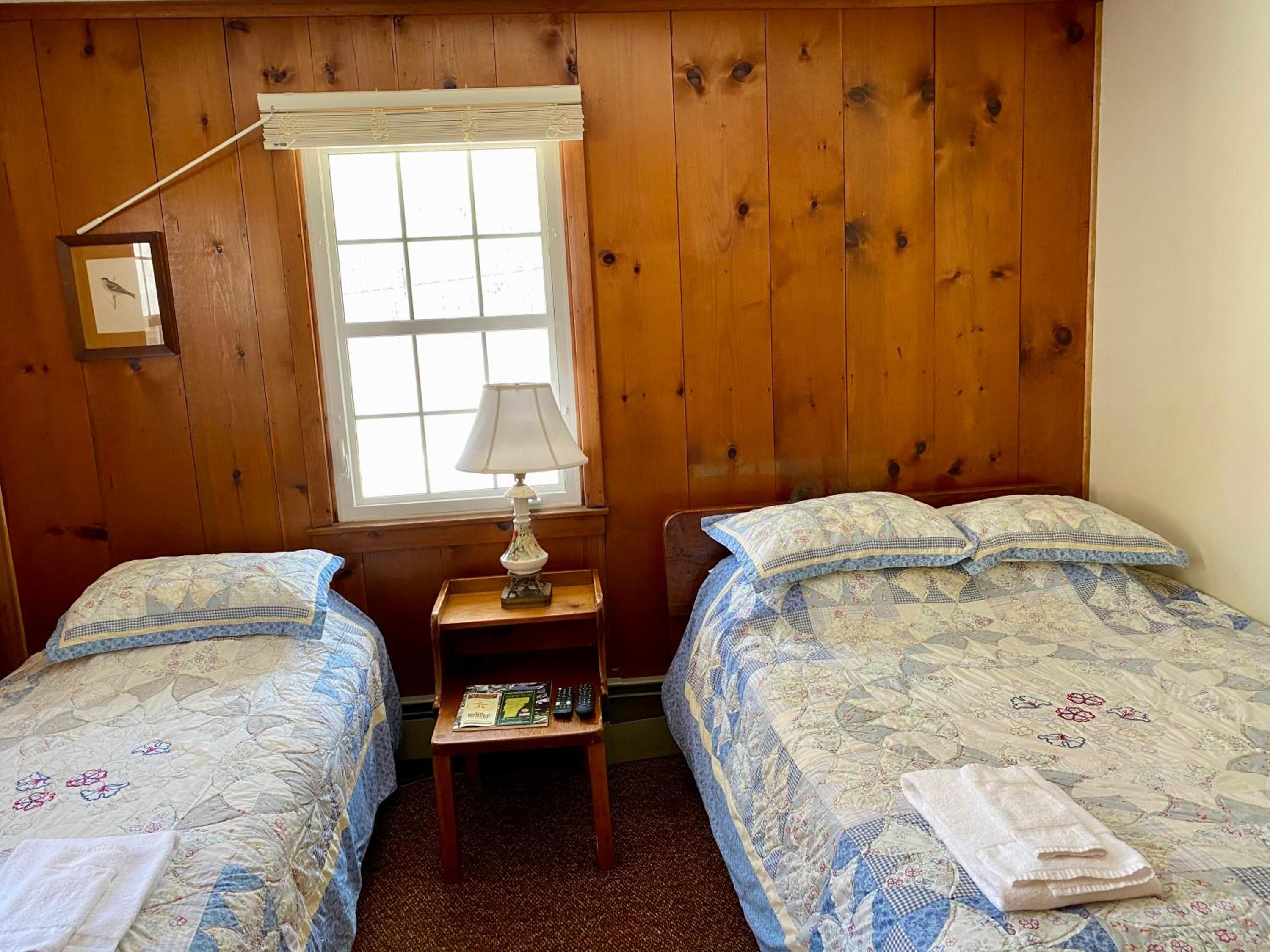 Basic Triple Room with Shared Bathroom photo 1
