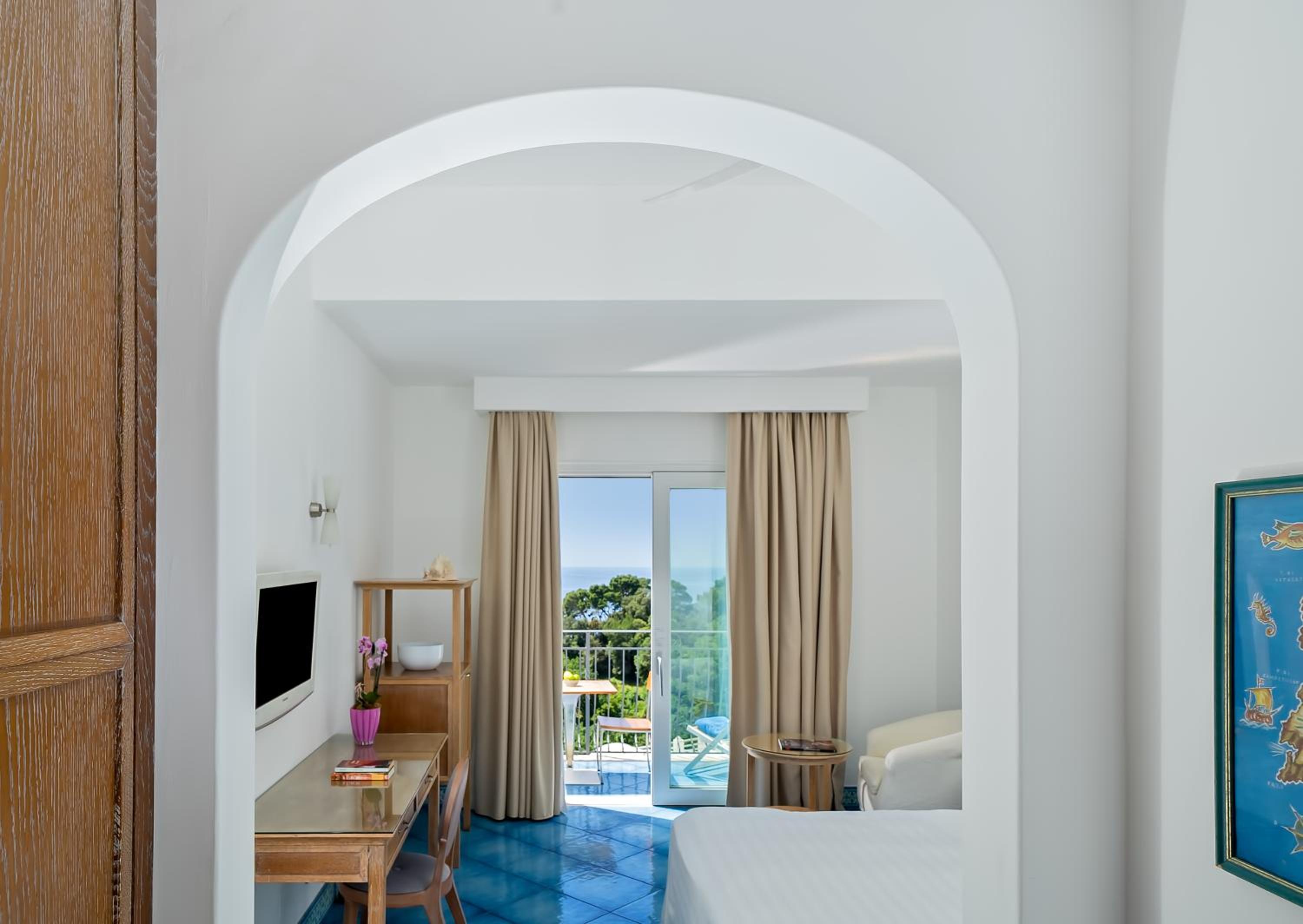 Deluxe Room Top Floor with Sea View balcony
