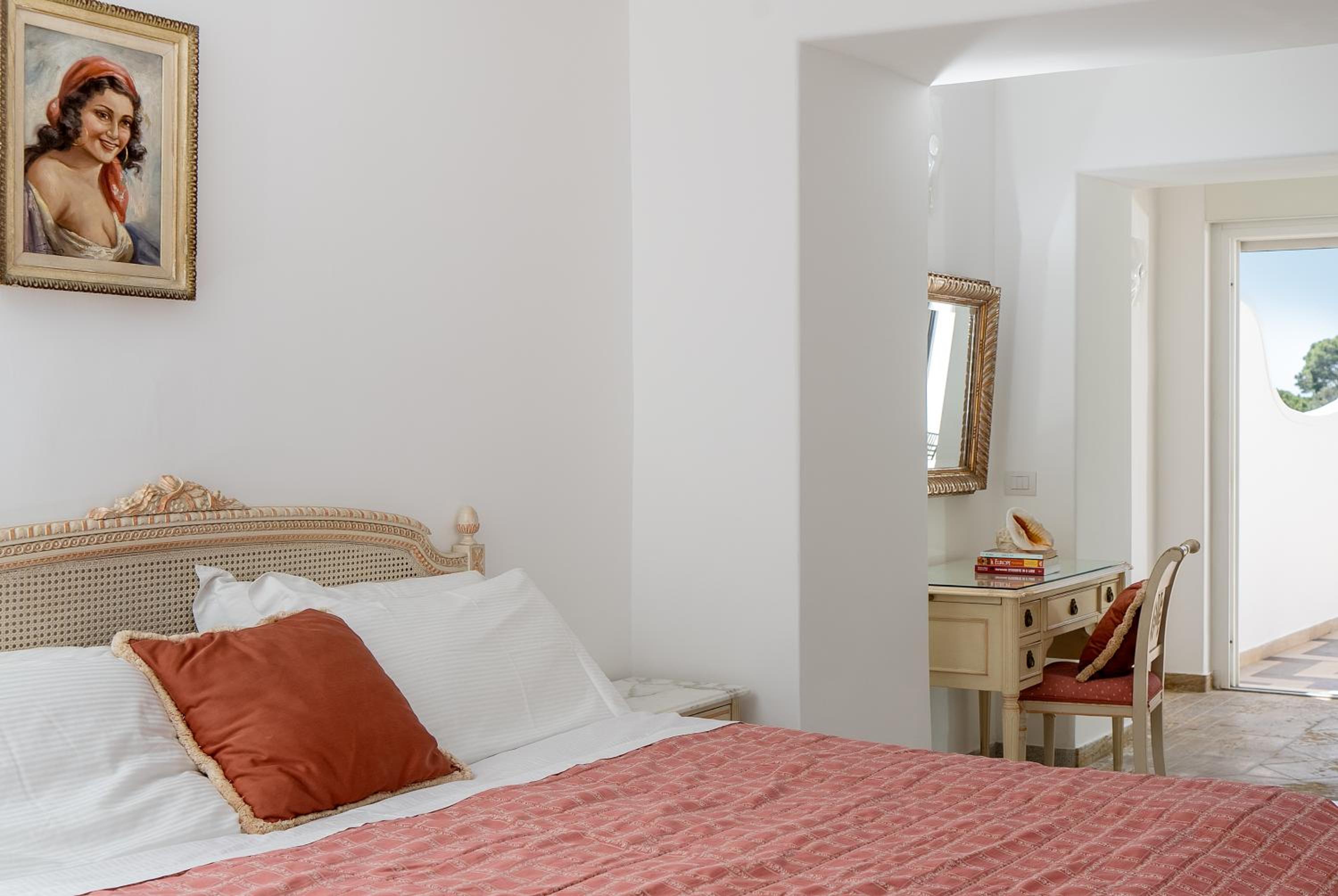 Deluxe Double Room with partial sea view and Terrace outdoor Jacuzzi