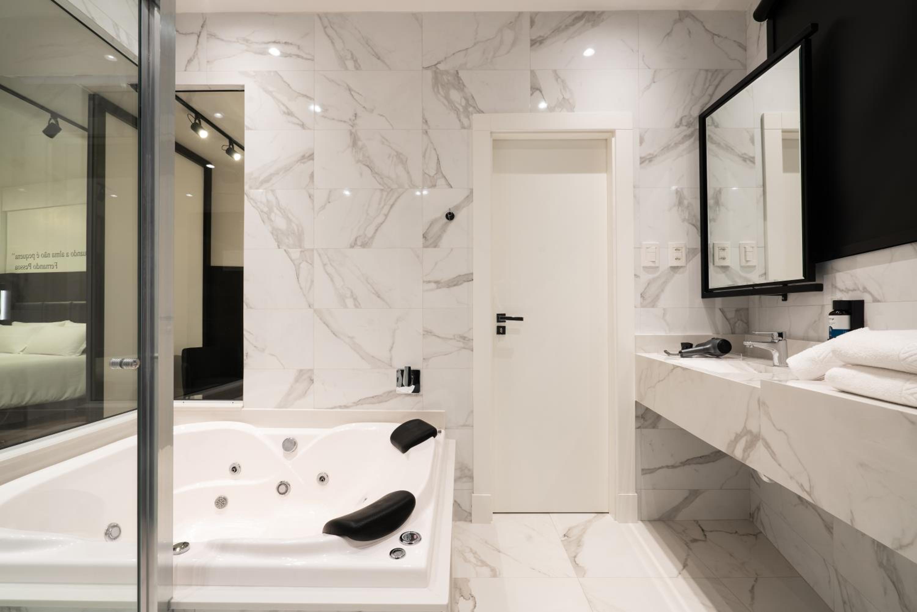 Superior Suite - Photo 2