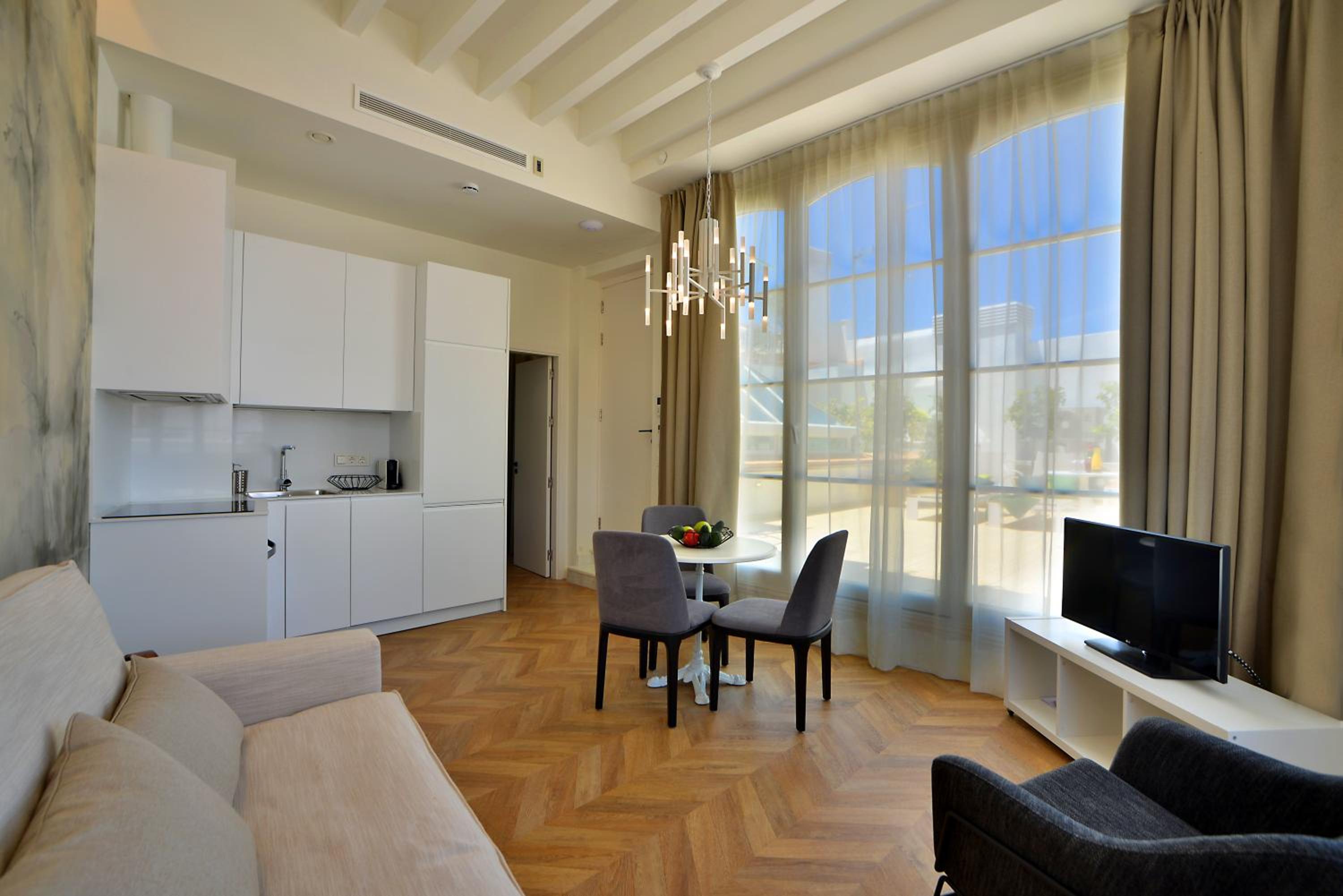 Penthouse Apartment - Photo 1