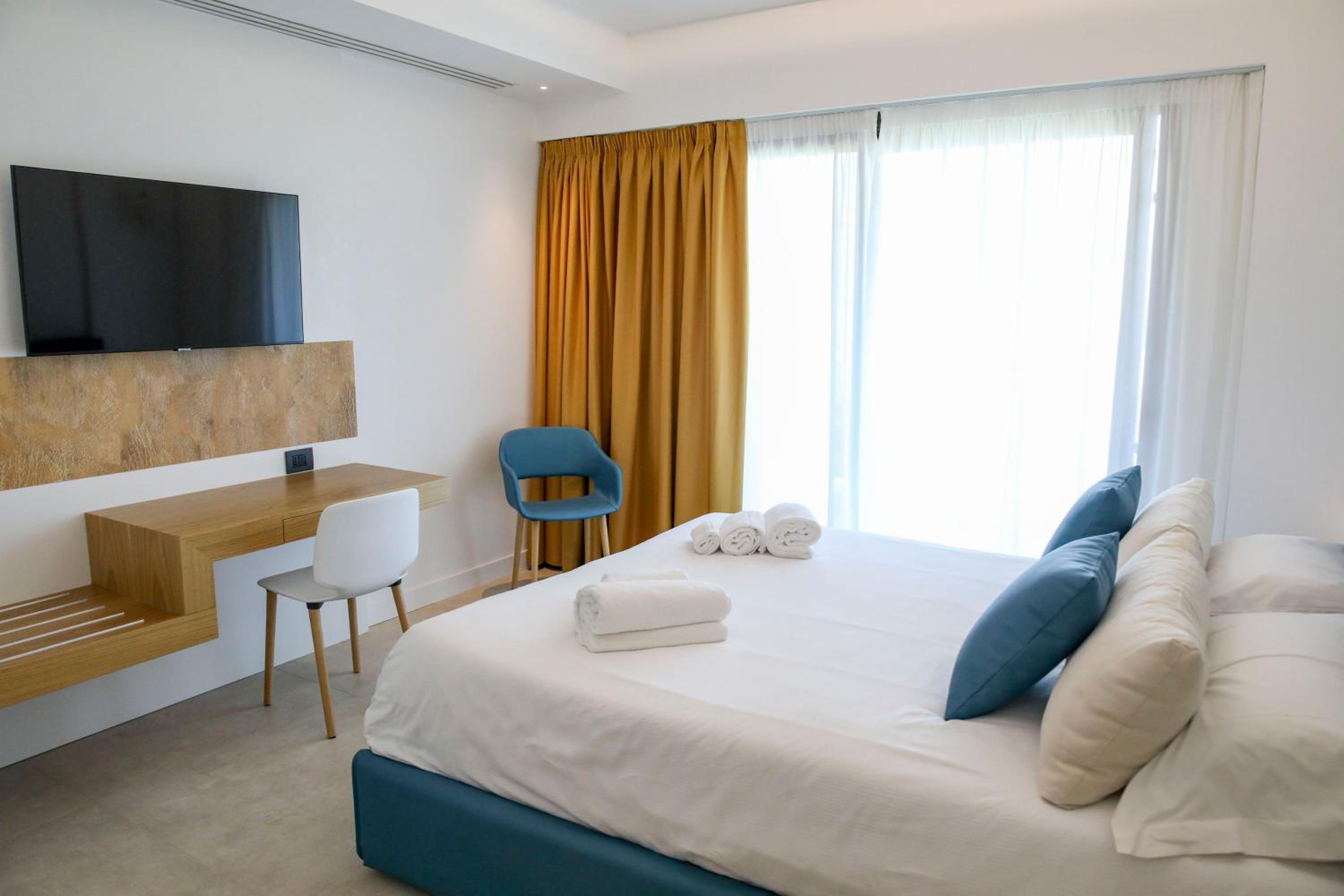 Double Room with Sea View - Photo 13