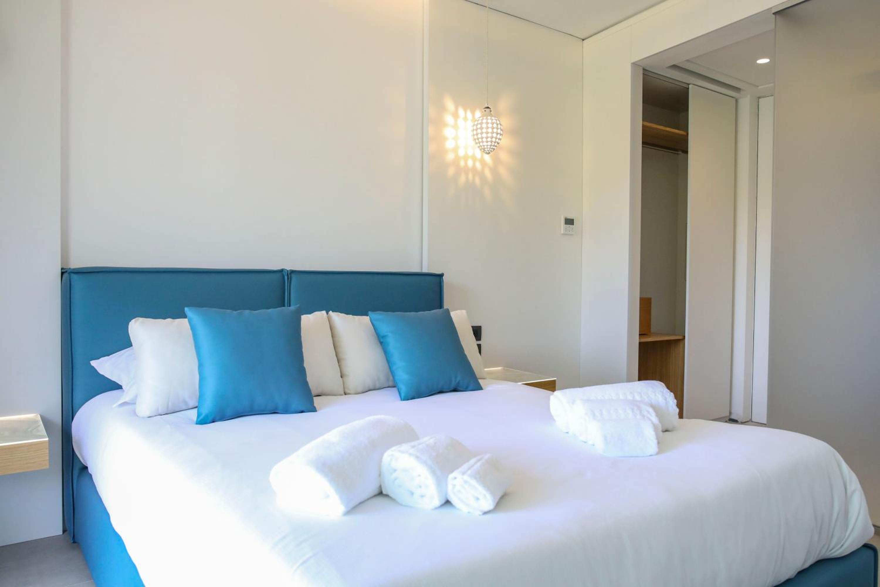 Double Room with Sea View - Photo 20