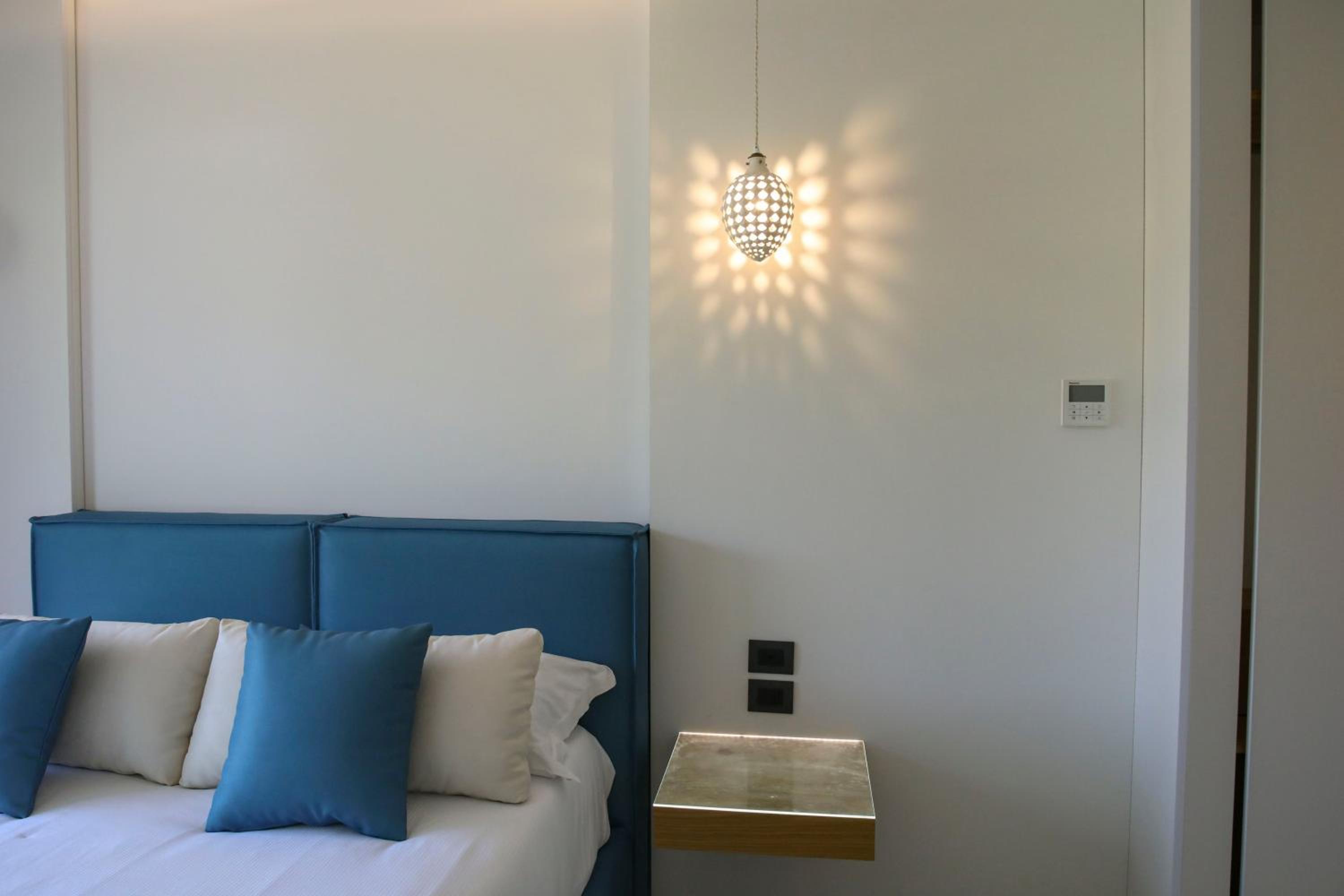 Double Room with Sea View - Photo 4