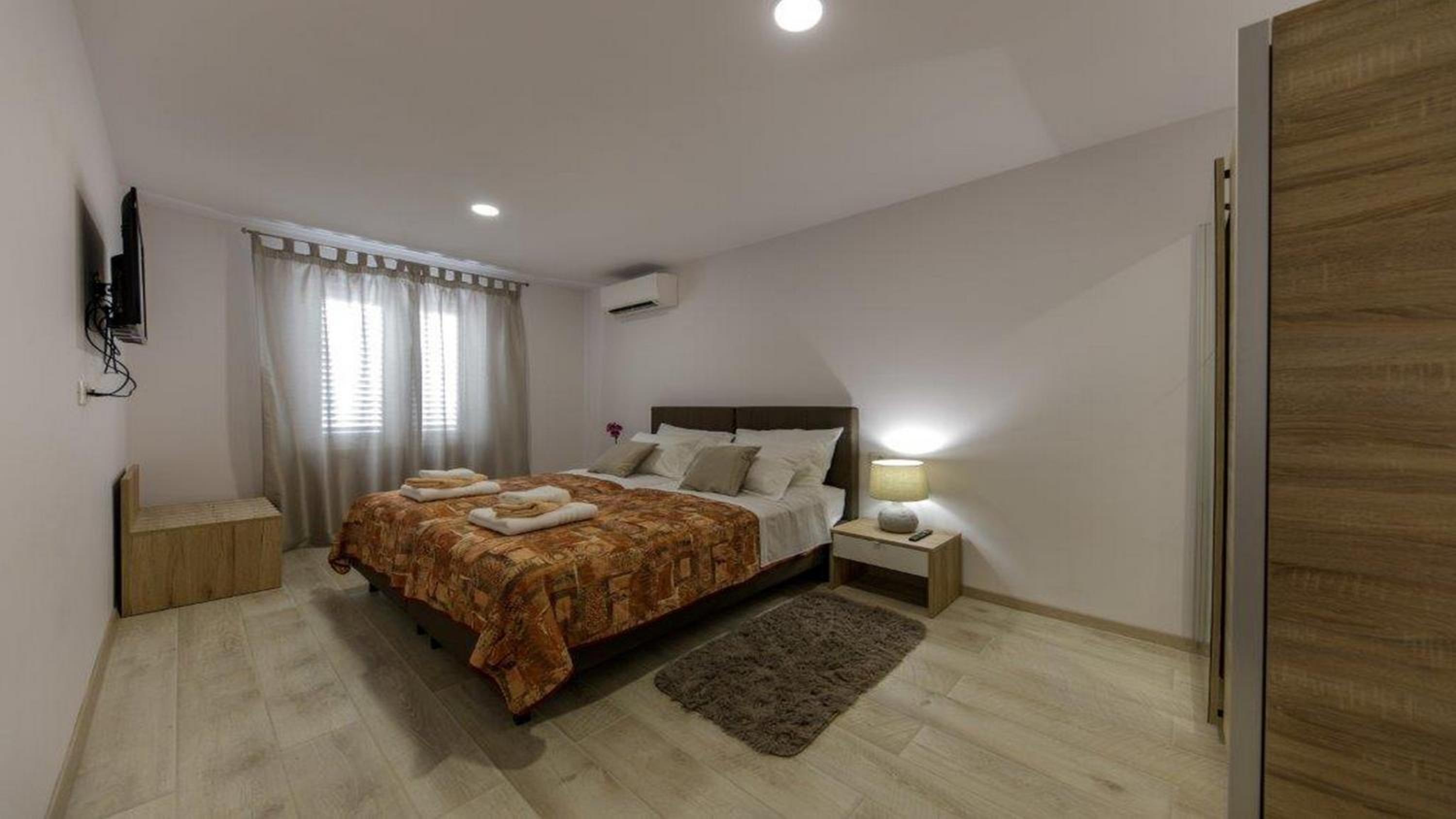 Two-Bedroom Apartment with Terrace photo 2