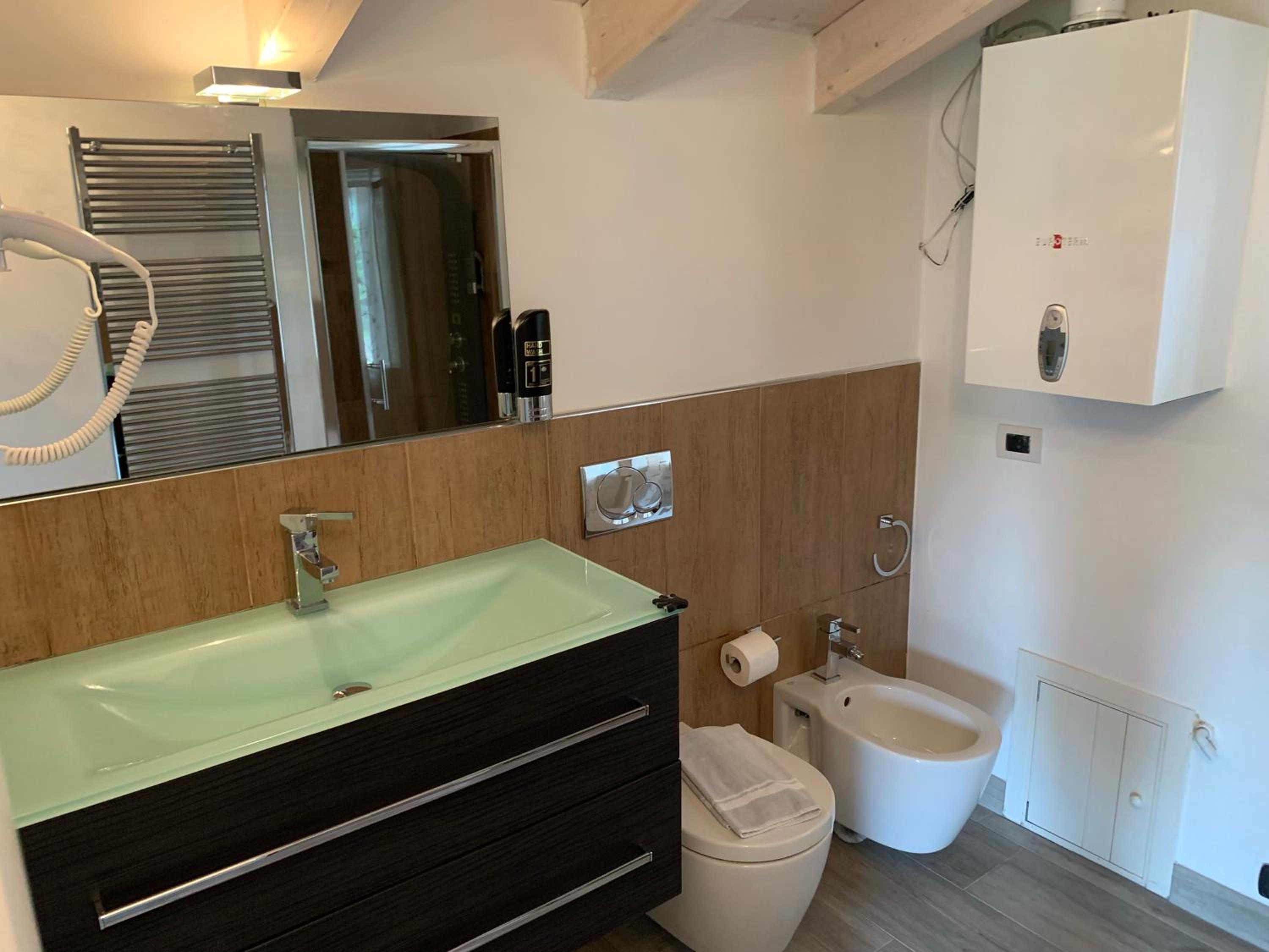 Studio with Spa Bath - Photo 7