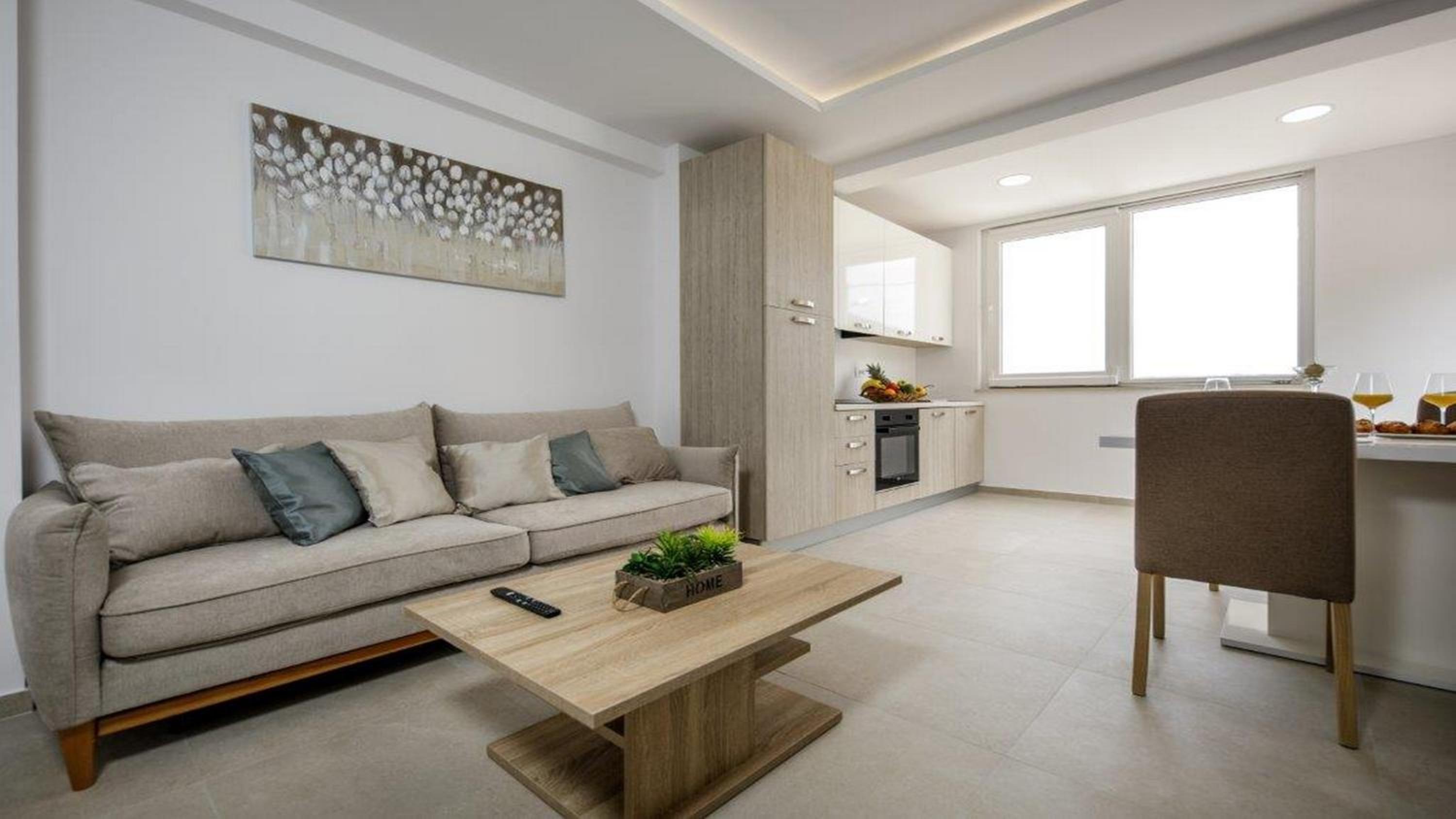 One Bedroom Apartment with Jacuzzi and Sea View photo 3