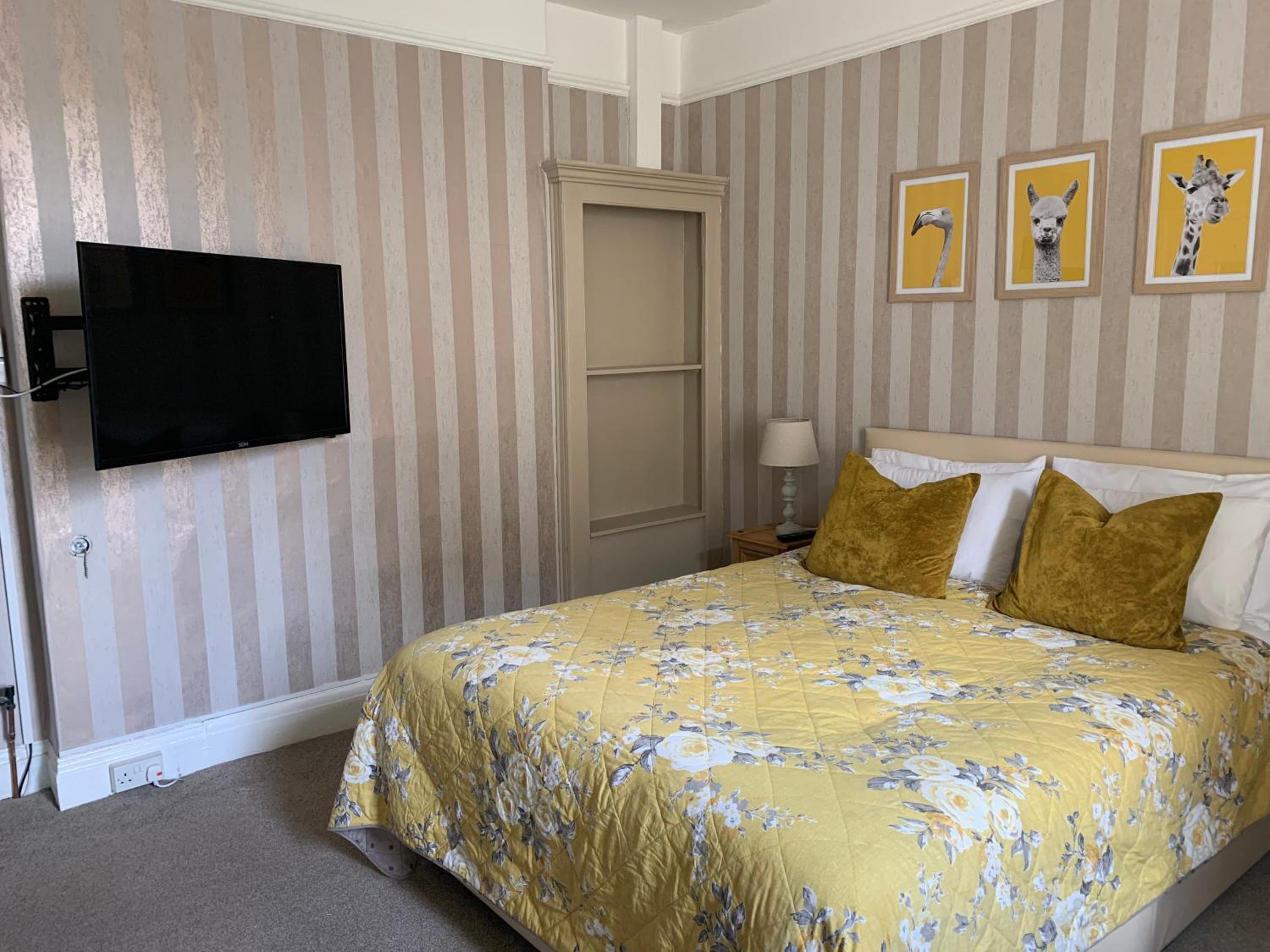Deluxe Double Room with Shower photo 3