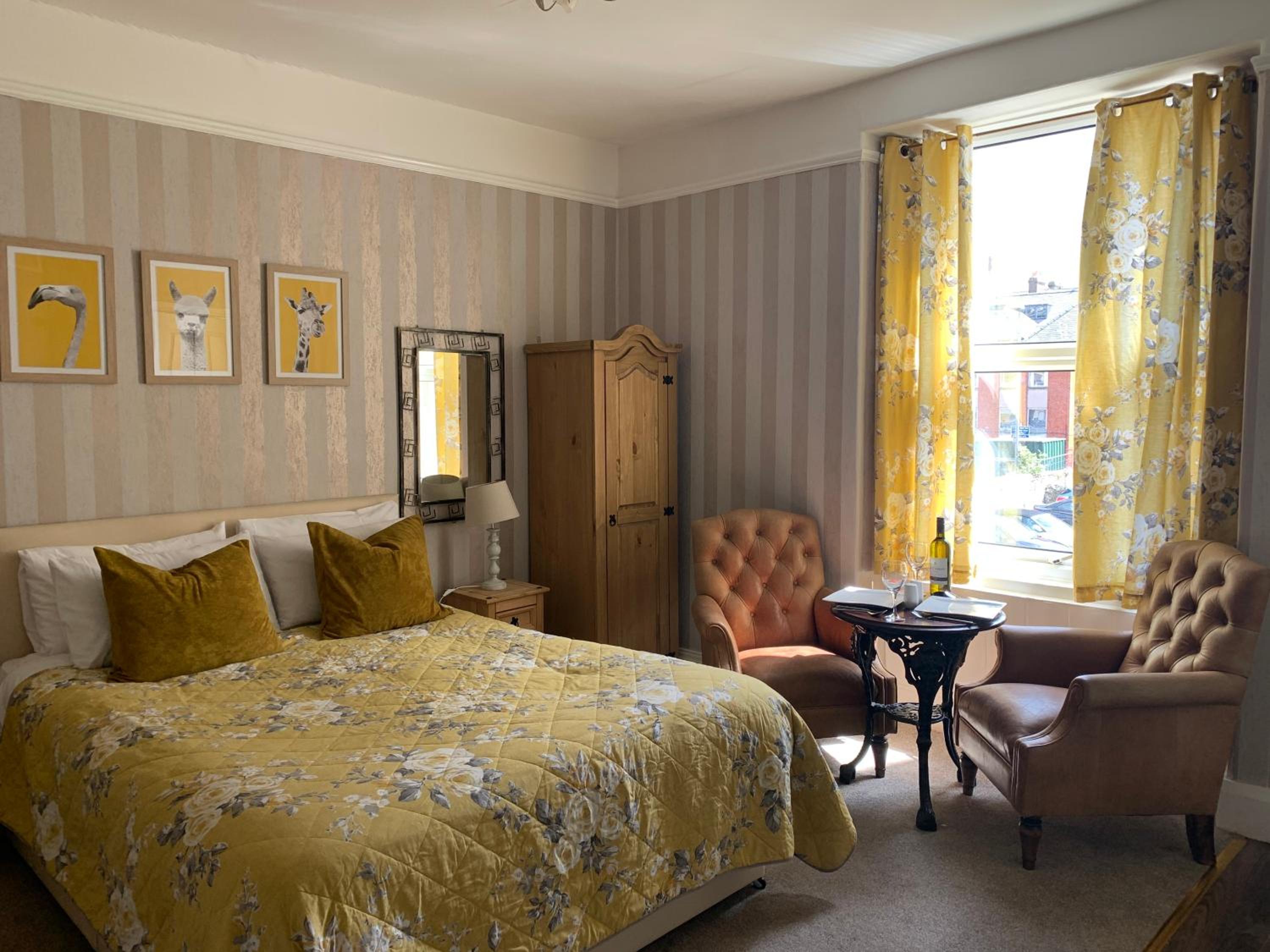 Deluxe Double Room with Shower photo 2