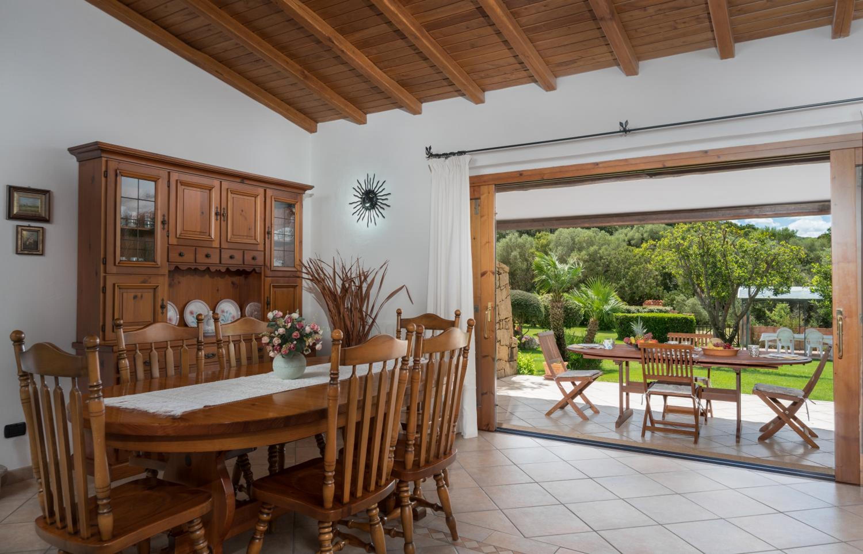 Villa photo 2