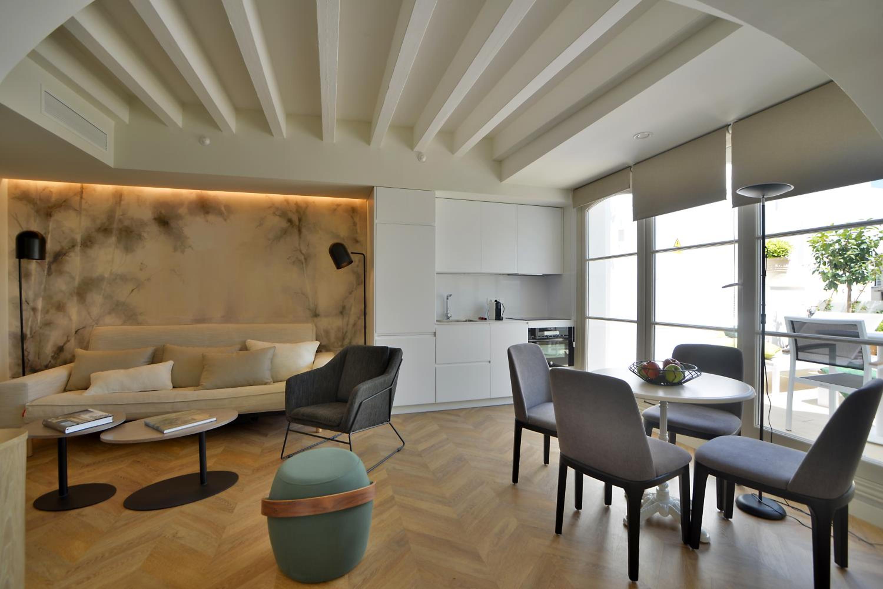 Deluxe Penthouse - Photo 8