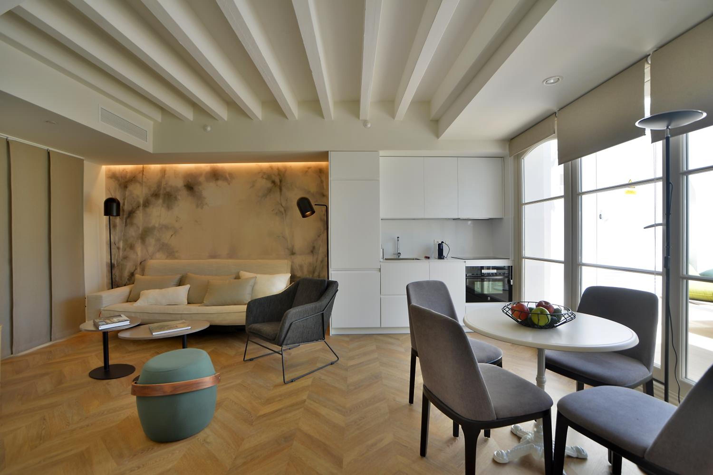 Deluxe Penthouse - Photo 9