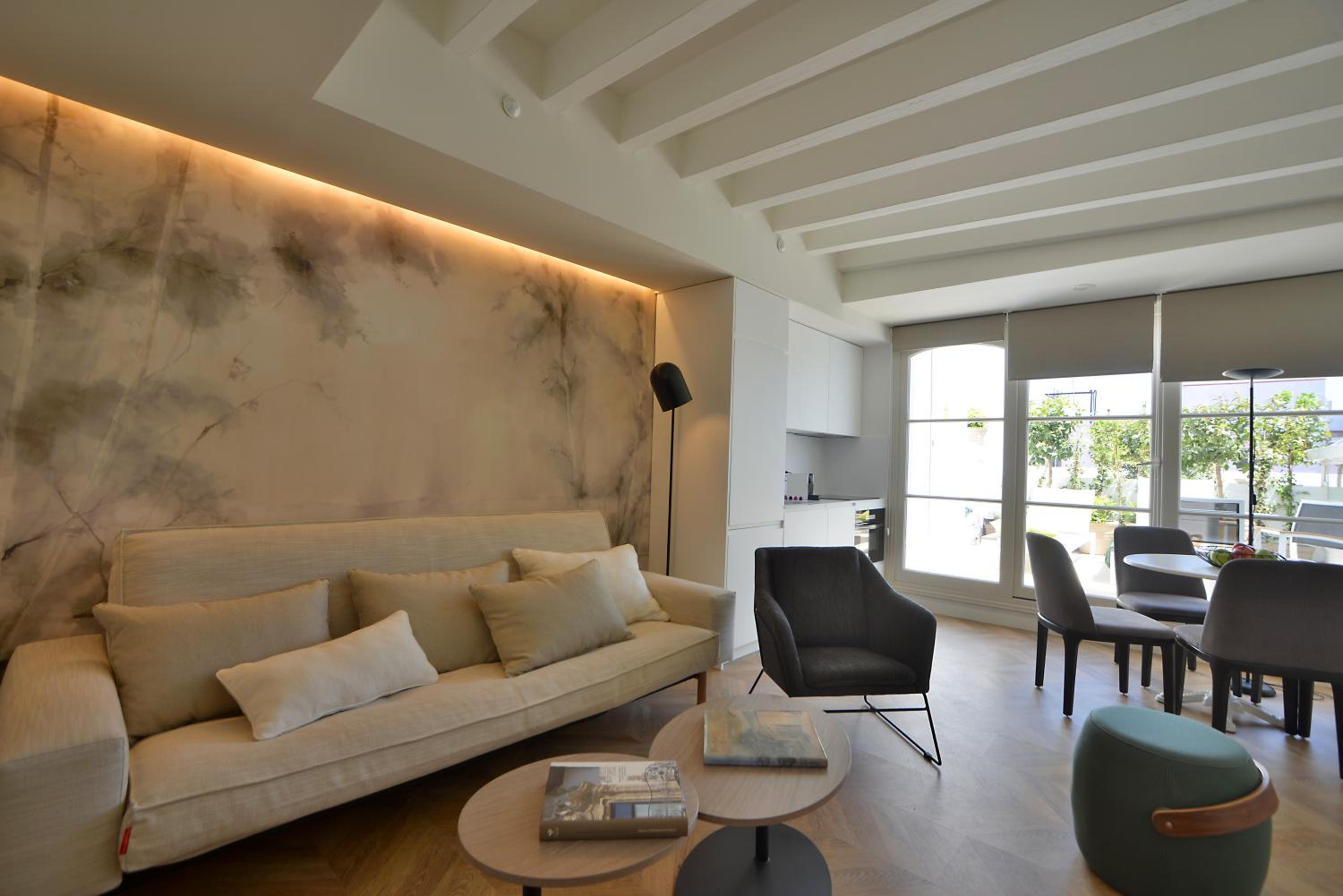 Deluxe Penthouse - Photo 11