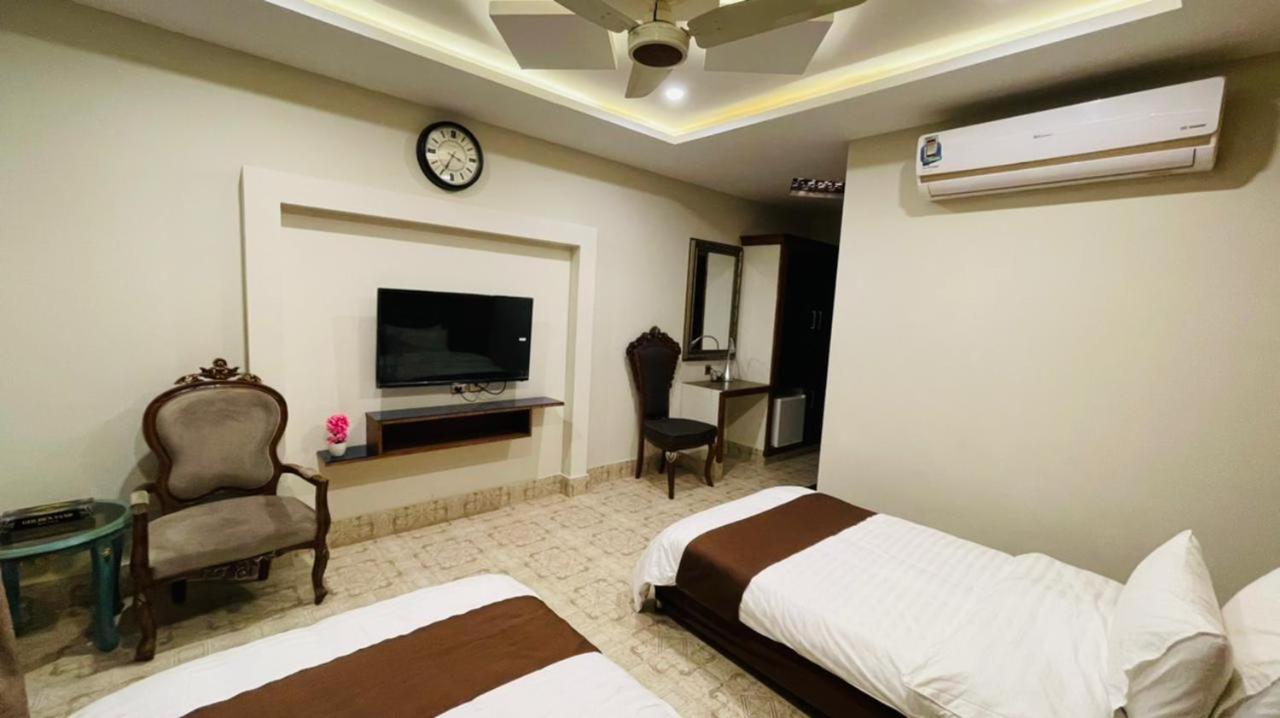 Deluxe Twin Room photo 2