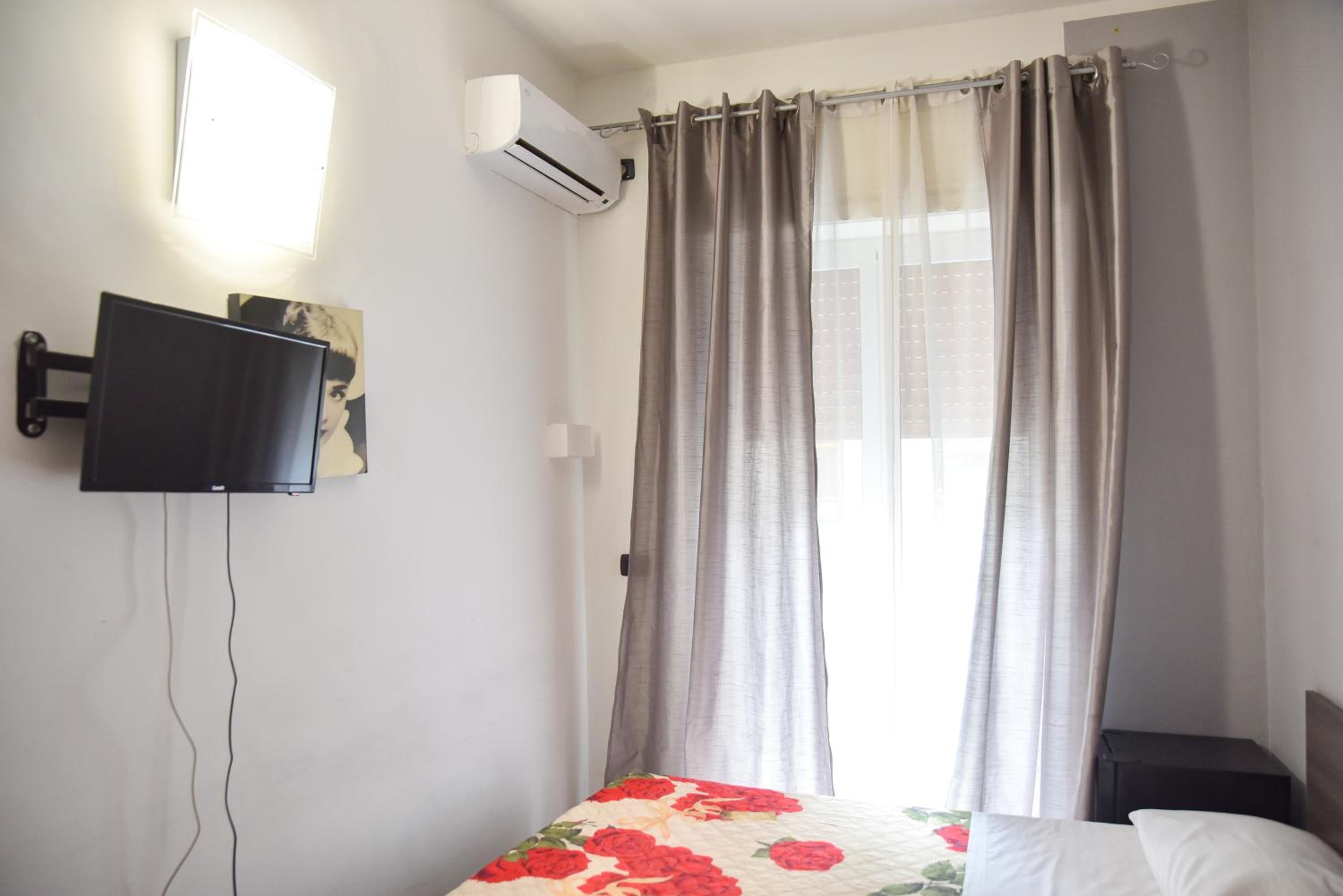 Single Room photo 3