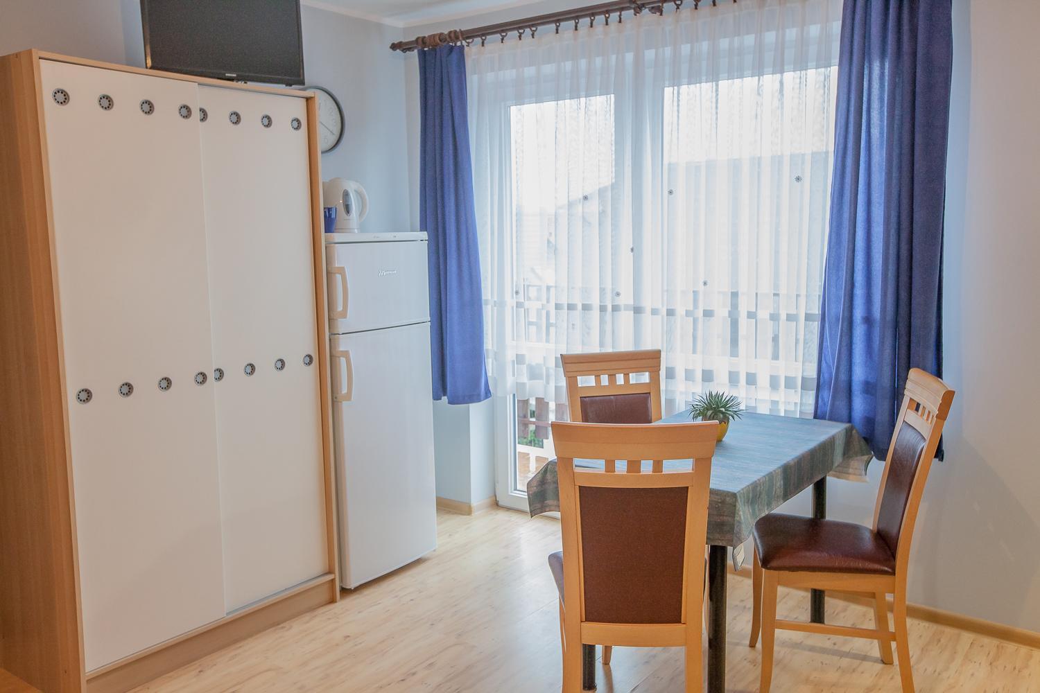 Family Room with Balcony photo 3