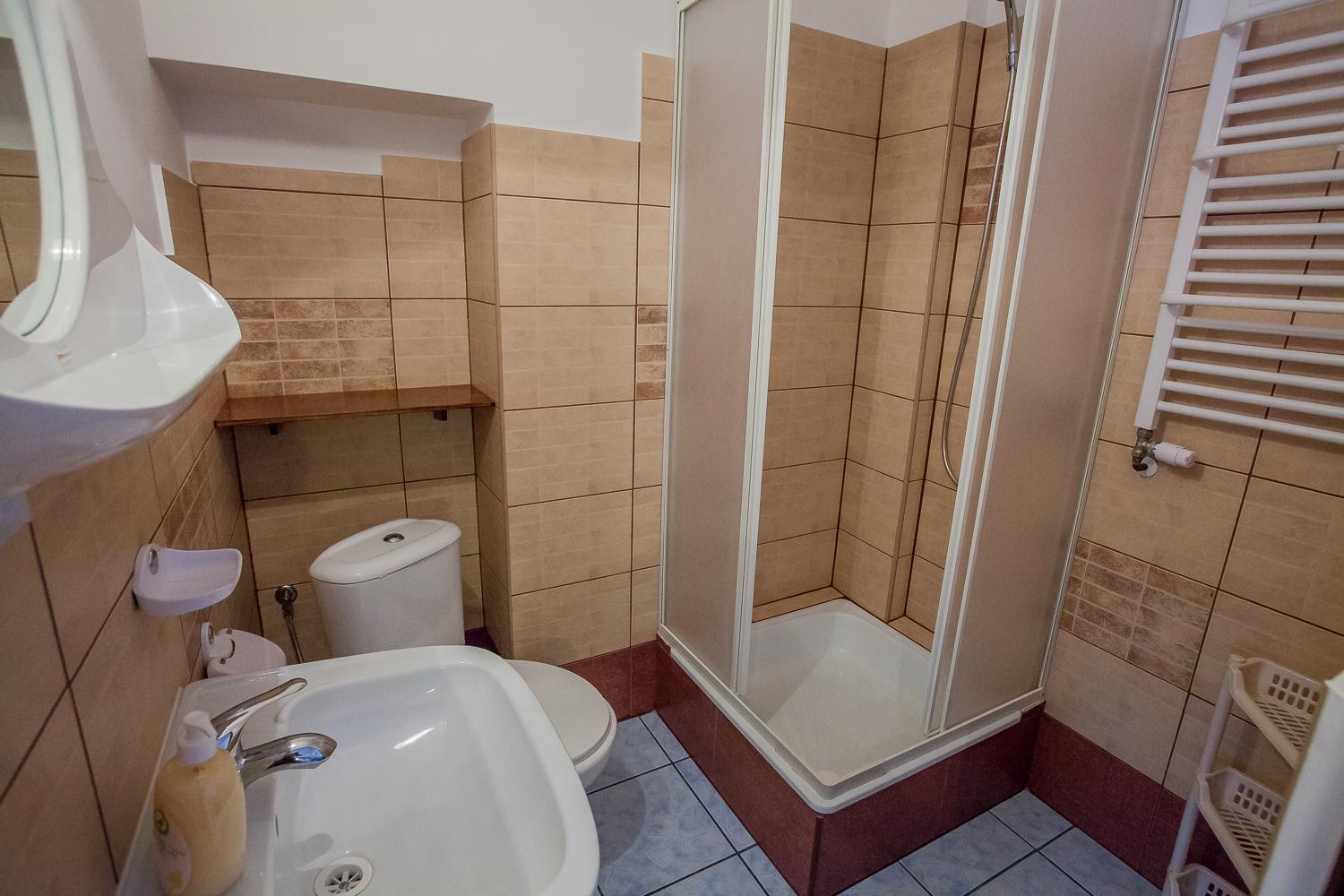 Quadruple Room with Private Bathroom photo 3