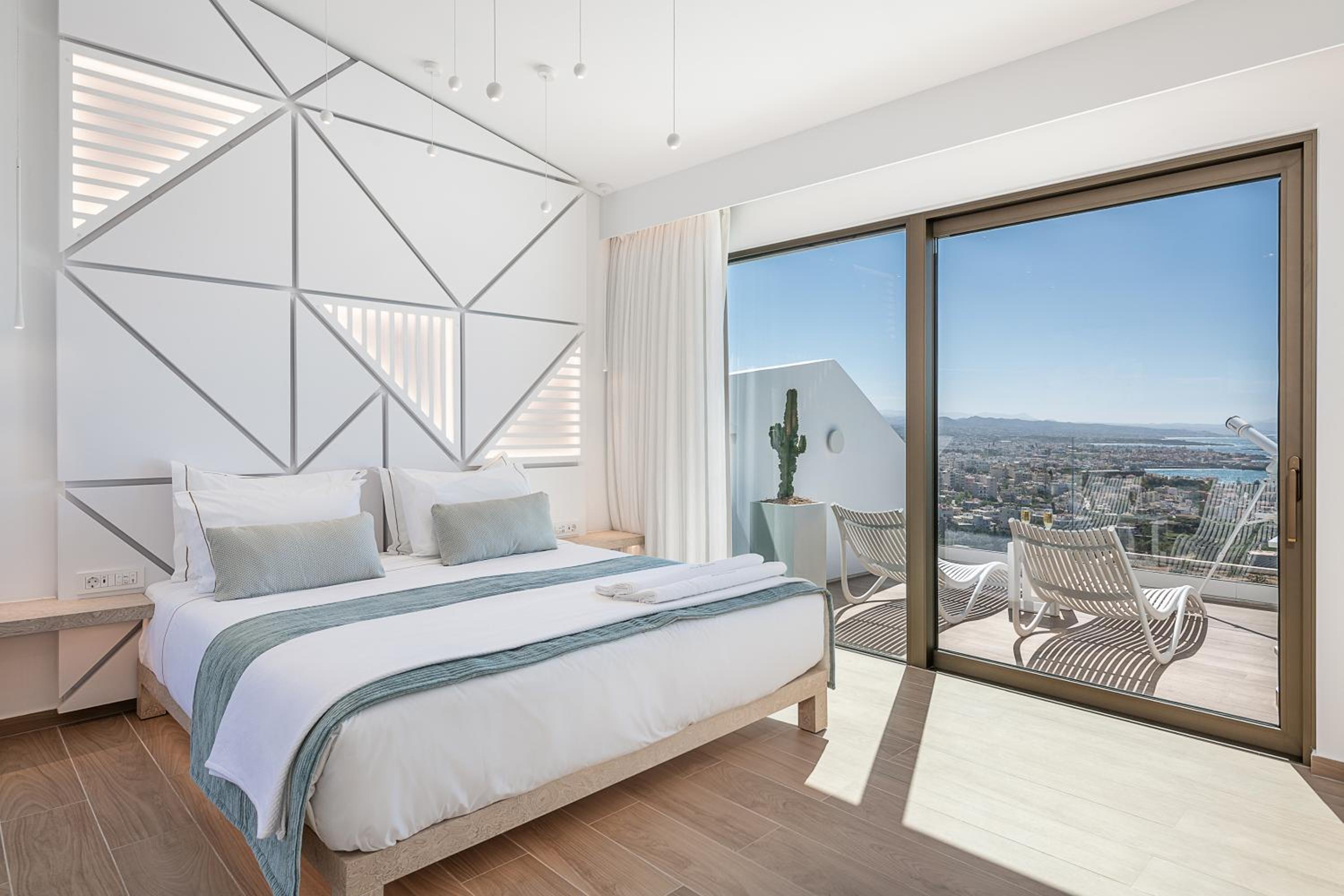 Ambassador Room with Sea View and Private Pool - Photo 36