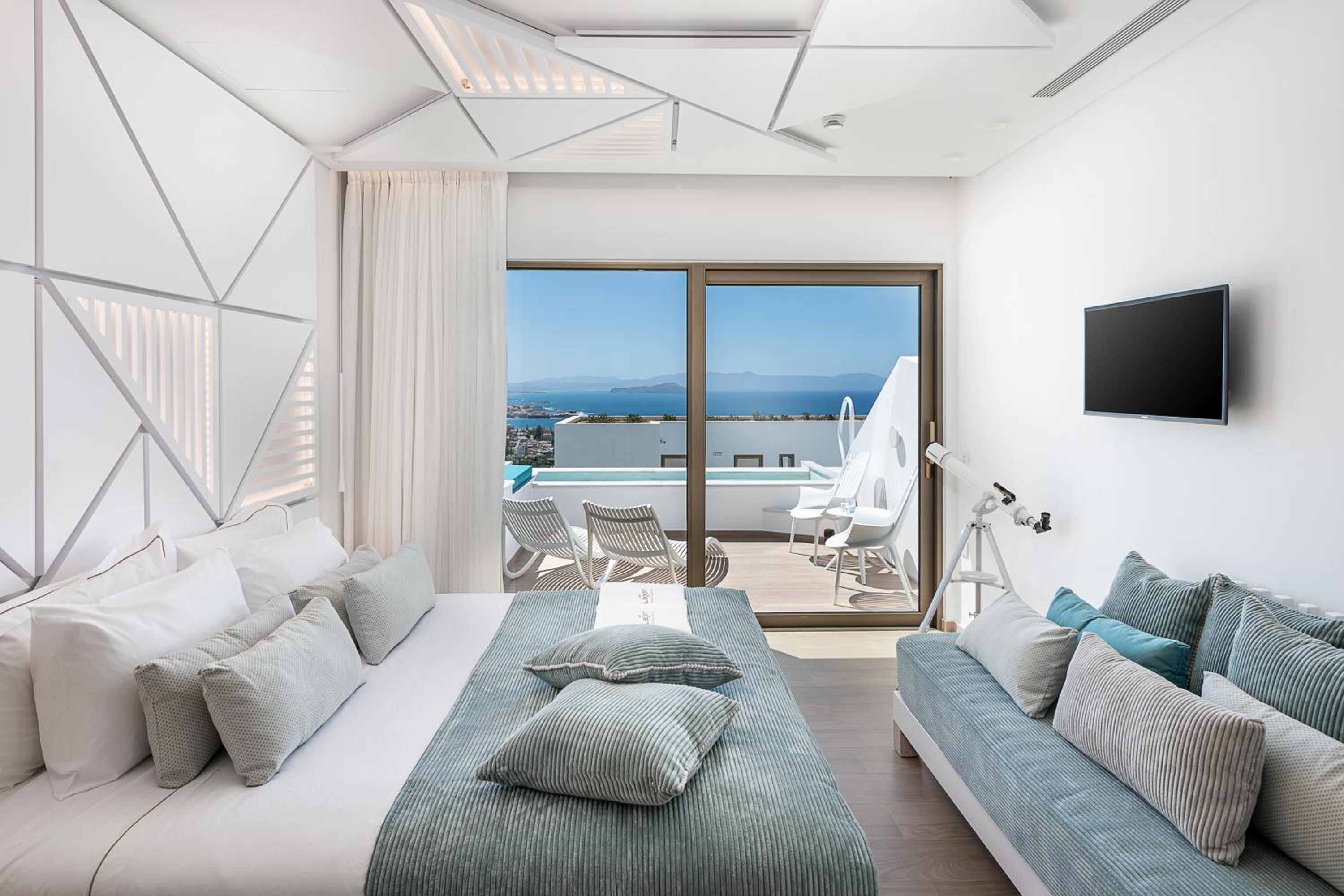 Deluxe Room with Sea View and Private Pool - Photo 17