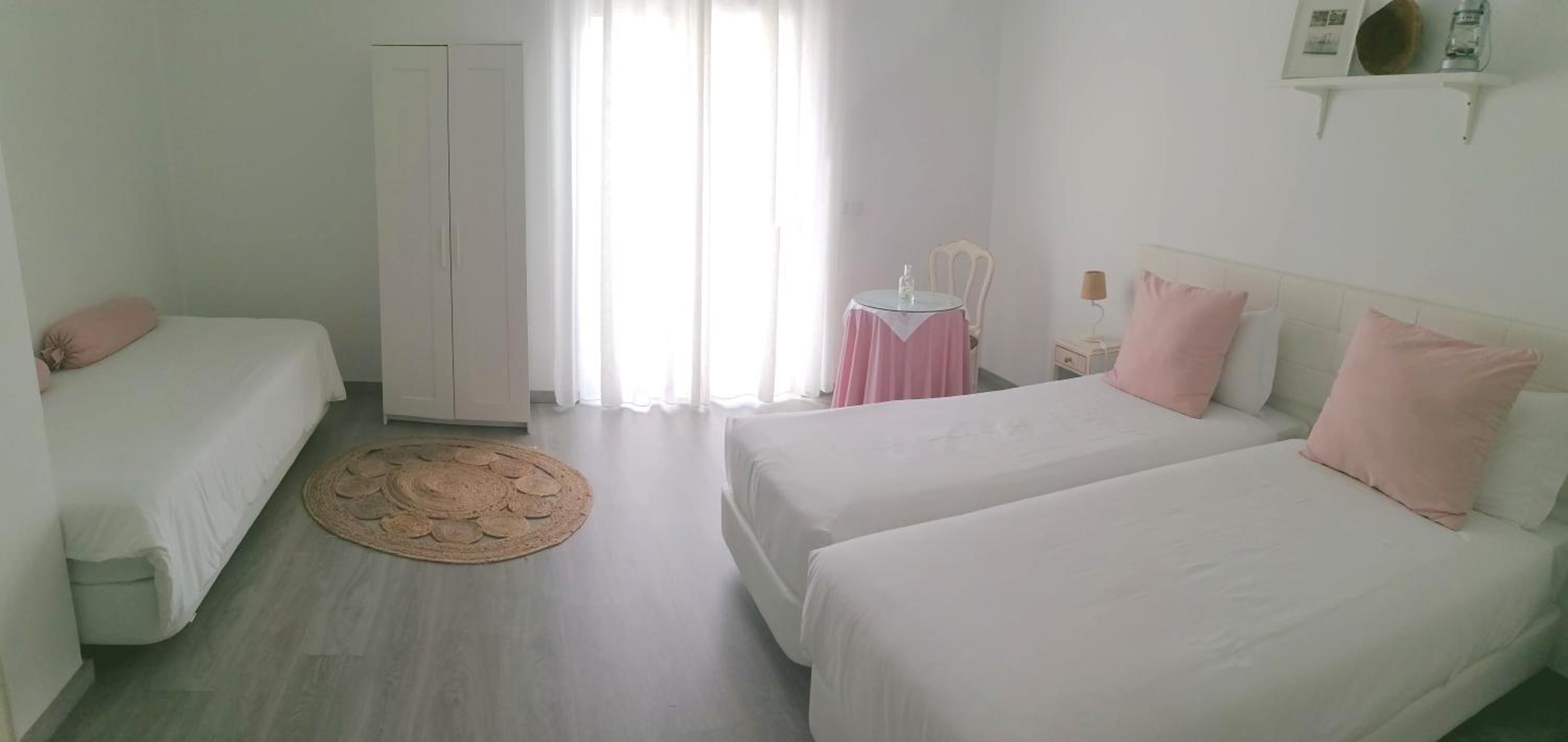 Triple Room - Photo 8