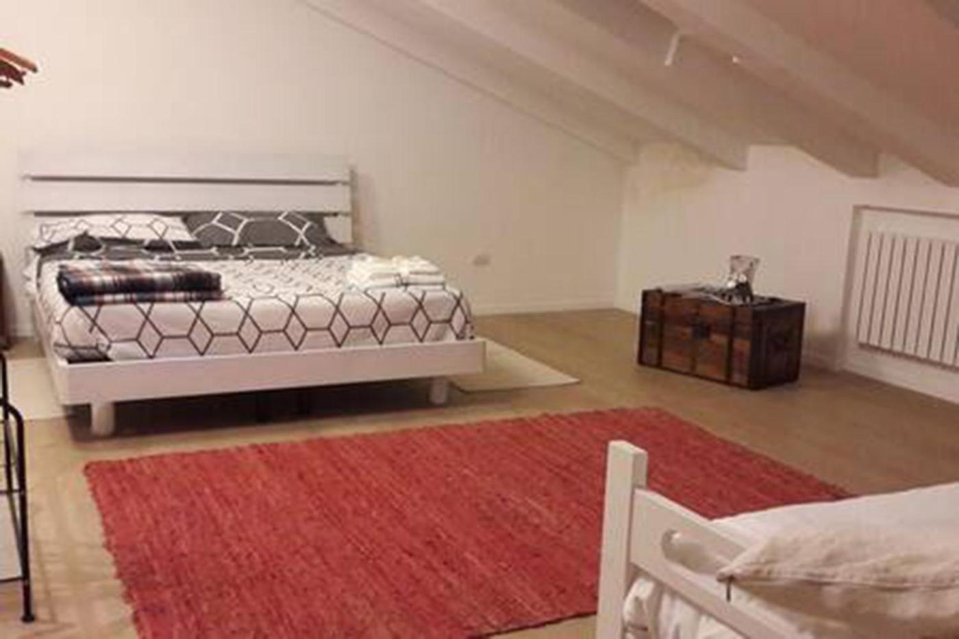 Triple Room with Private External Bathroom - Photo 2