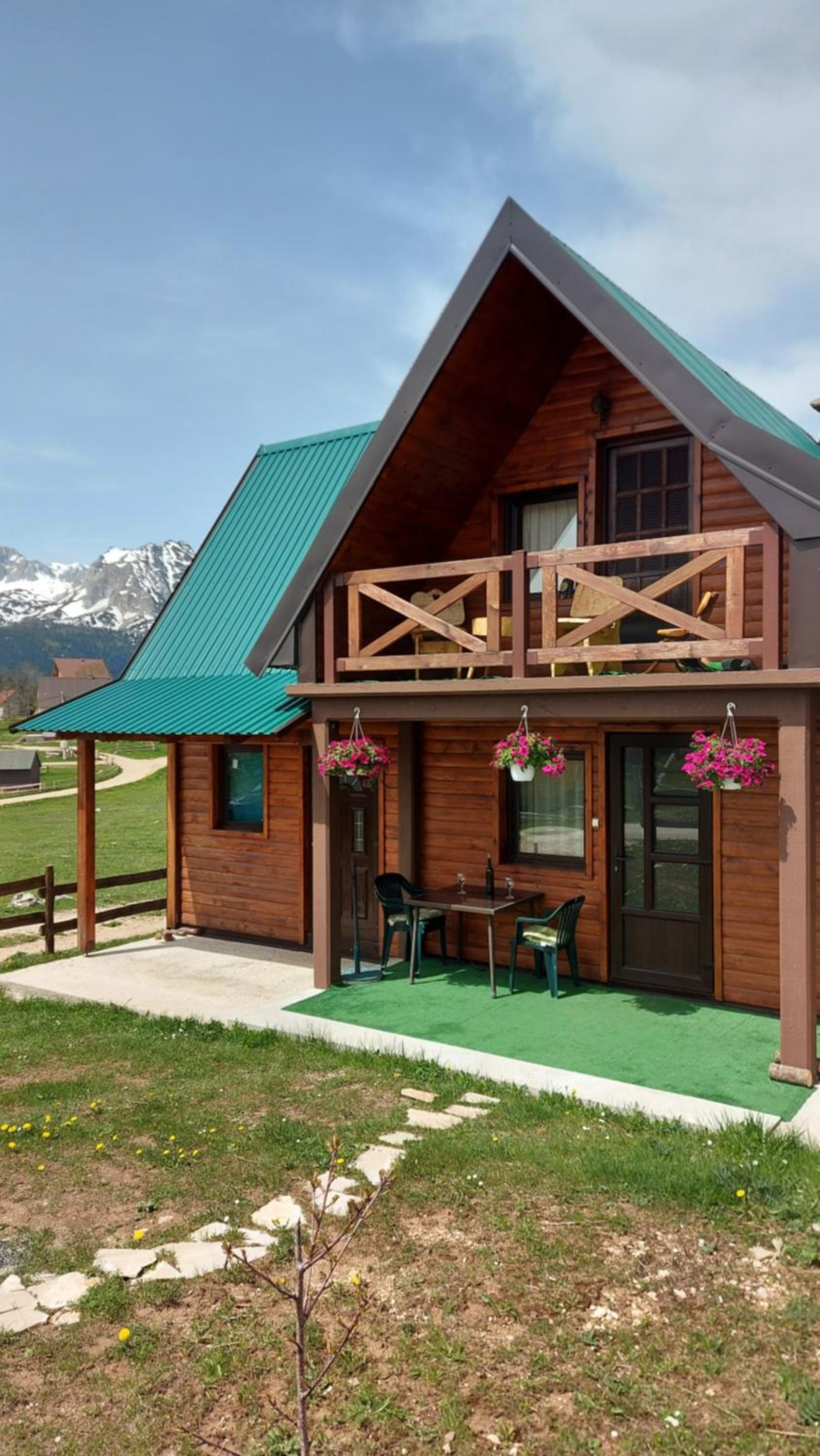 Cottage with Mountain View - Photo 37