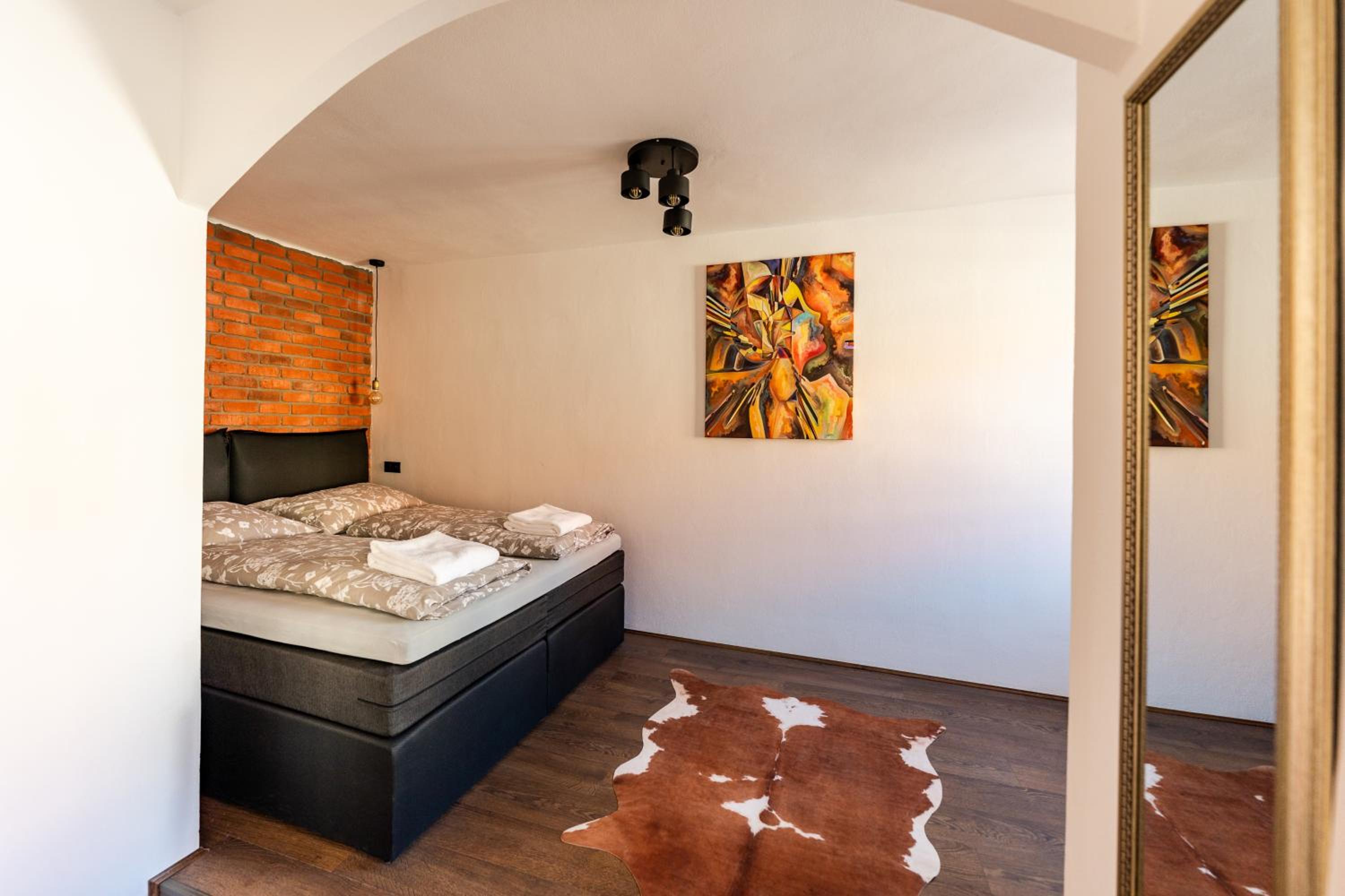 Deluxe Double Room (2 Adults + 1 Child) - Photo 4