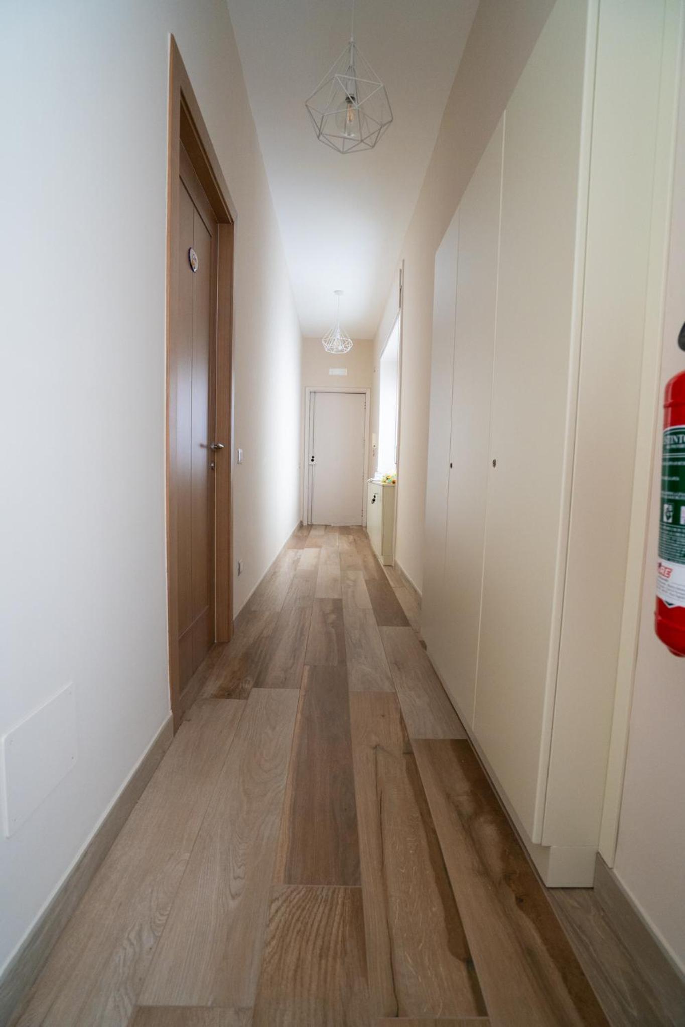 Double Room with Private Bathroom - Photo 13