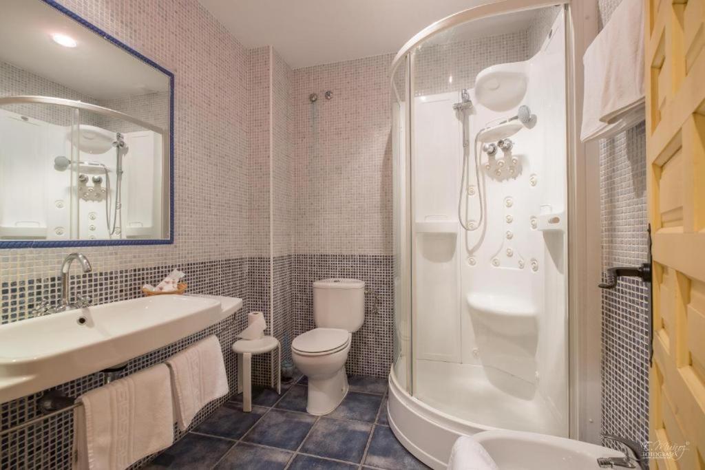 Superior Twin Room photo 3