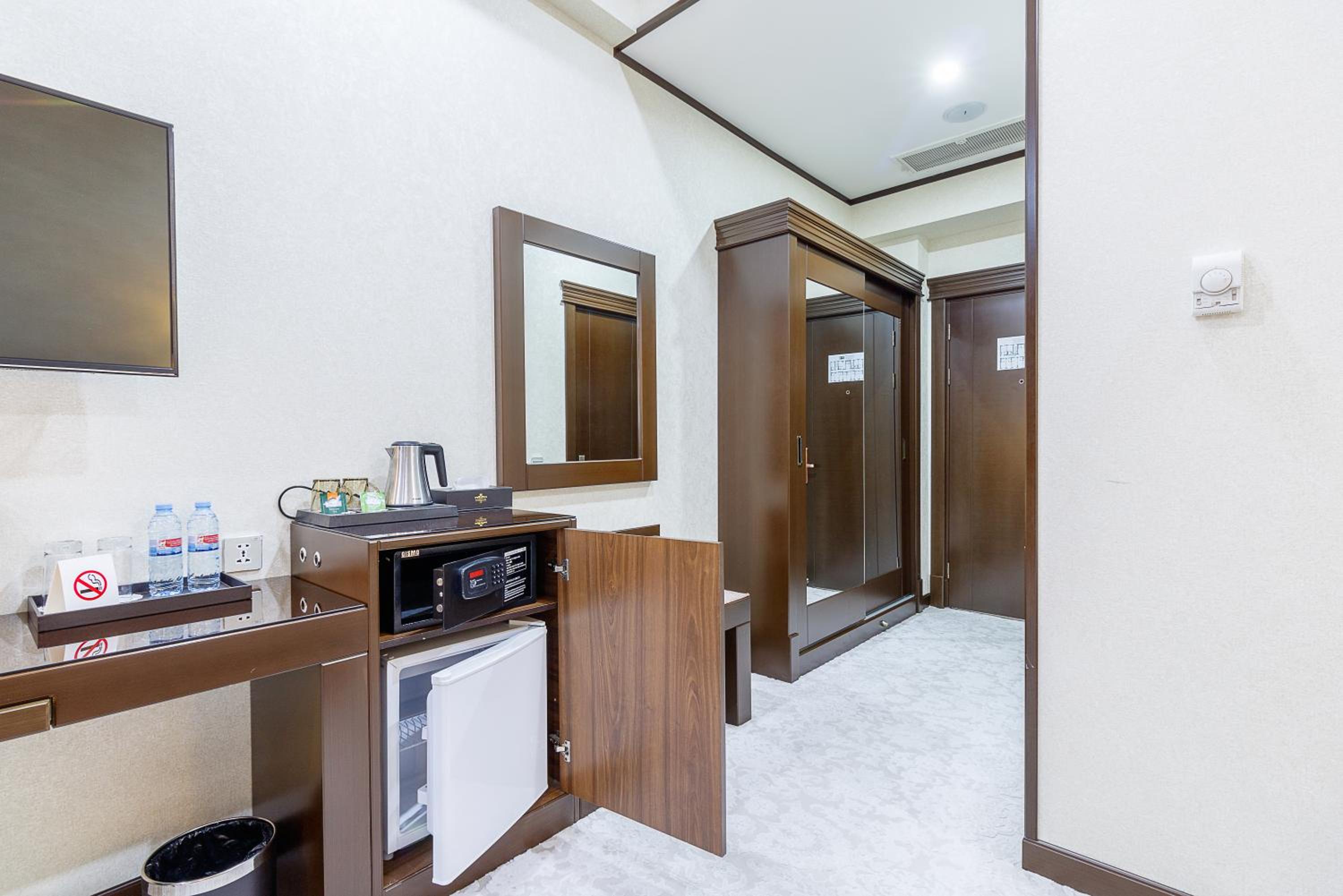 Standard Double or Twin Room - Photo 4
